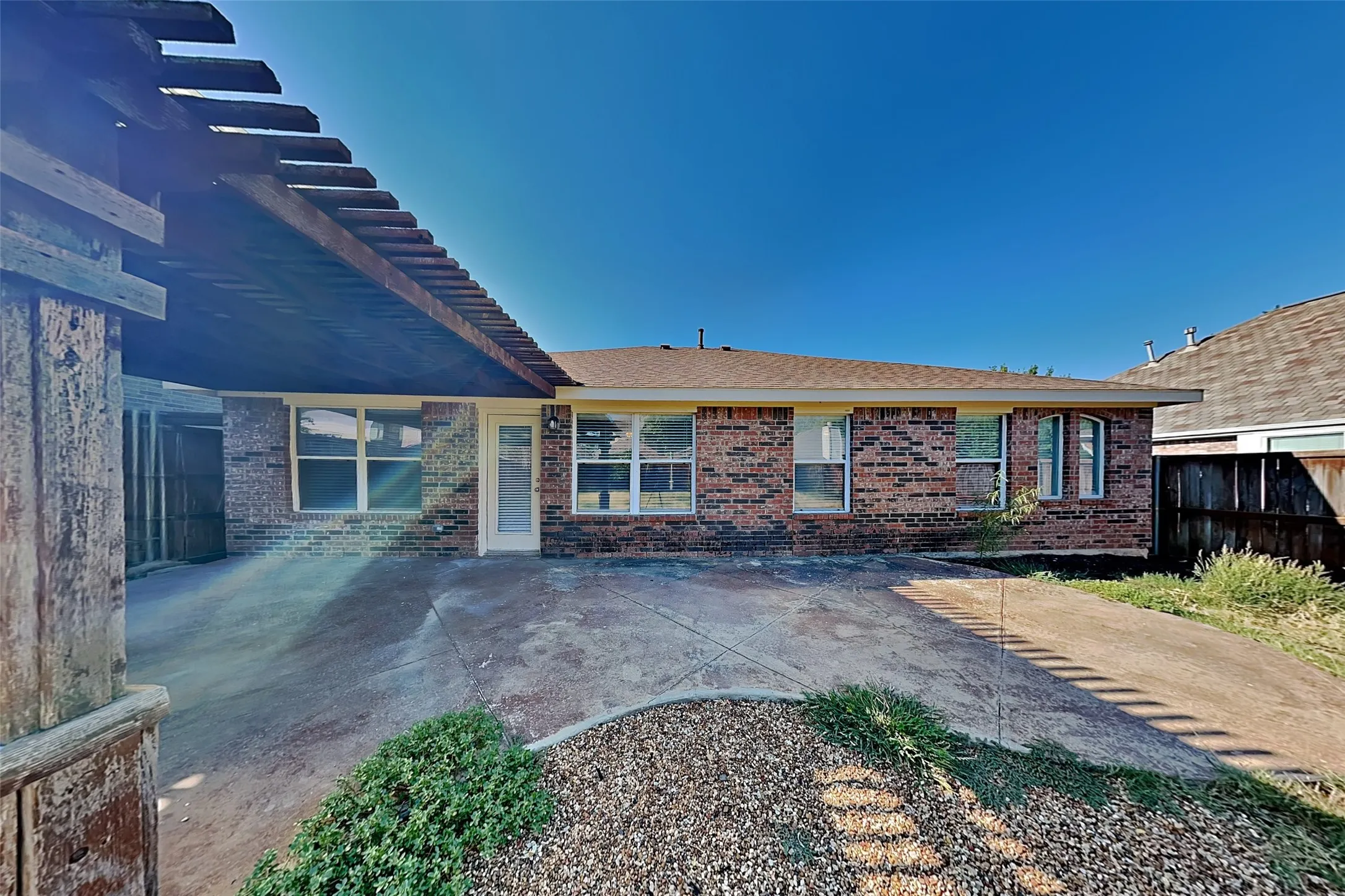 Single Family Residence For Rent in Tarrant County , 4805 Cliburn Drive, Fort Worth, Texas 76244, 3 Bedroom, 2 Bathroom, 2 Garage spaces, 1,419 Sqft, built in 2003, mls#21379682, Real Estate Agent in Fort Worth, Homes For Rent in Tarrant county, Homes For Rent in Fort Worth, Realtor in Fort Worth Texas, Real Estate Brokerage Independent Realty Texas, Luminita Cordes Realtor