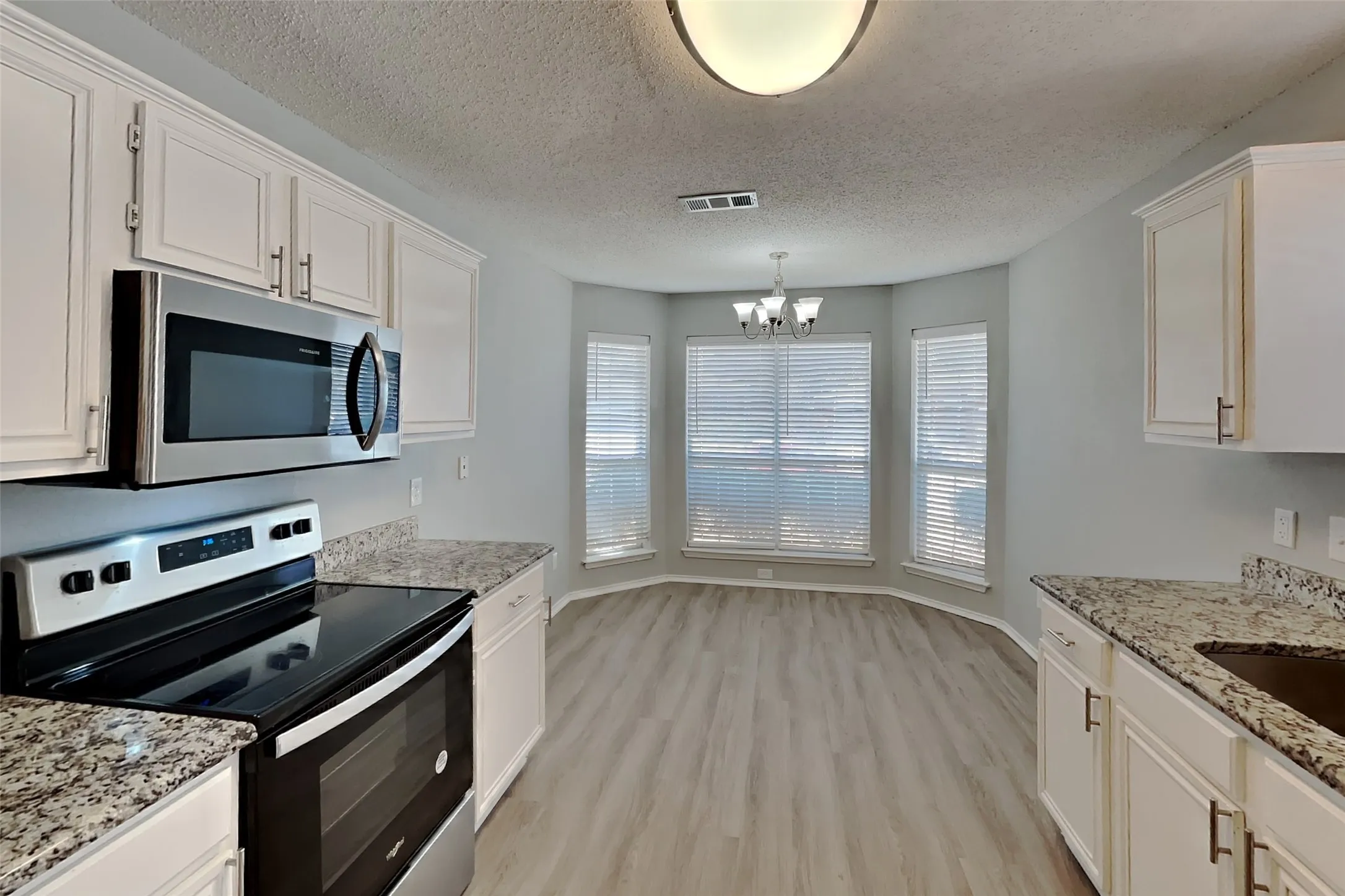 Single Family Residence For Rent in Tarrant County , 6103 King William Drive, Arlington, Texas 76018, 3 Bedroom, 2 Bathroom, 2 Garage spaces, 1,344 Sqft, built in 1995, mls#21379686, Real Estate Agent in Arlington, Homes For Rent in Tarrant county, Homes For Rent in Arlington, Realtor in Arlington Texas, Real Estate Brokerage Independent Realty Texas, Luminita Cordes Realtor
