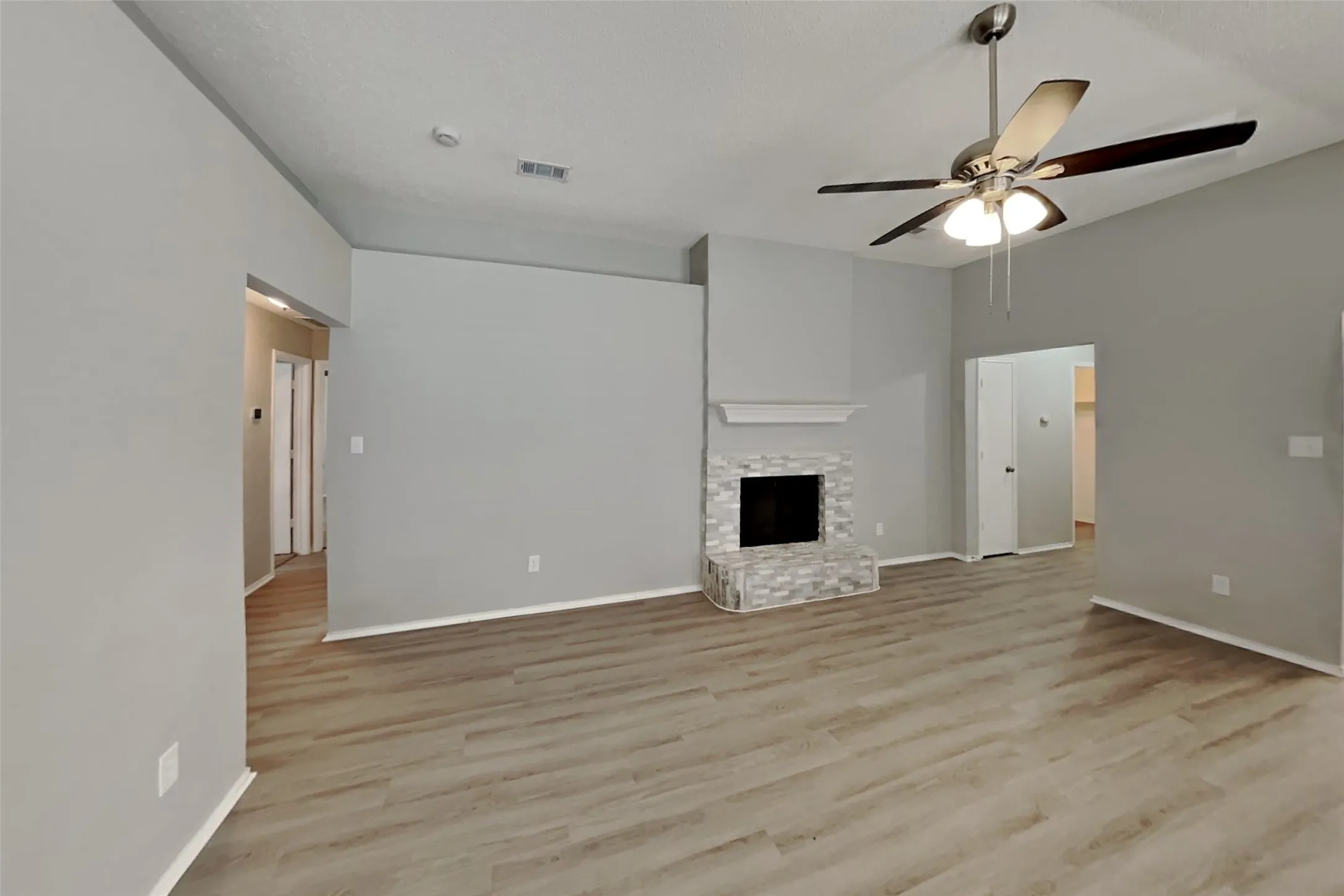 Single Family Residence For Rent in Tarrant County , 6103 King William Drive, Arlington, Texas 76018, 3 Bedroom, 2 Bathroom, 2 Garage spaces, 1,344 Sqft, built in 1995, mls#21379686, Real Estate Agent in Arlington, Homes For Rent in Tarrant county, Homes For Rent in Arlington, Realtor in Arlington Texas, Real Estate Brokerage Independent Realty Texas, Luminita Cordes Realtor