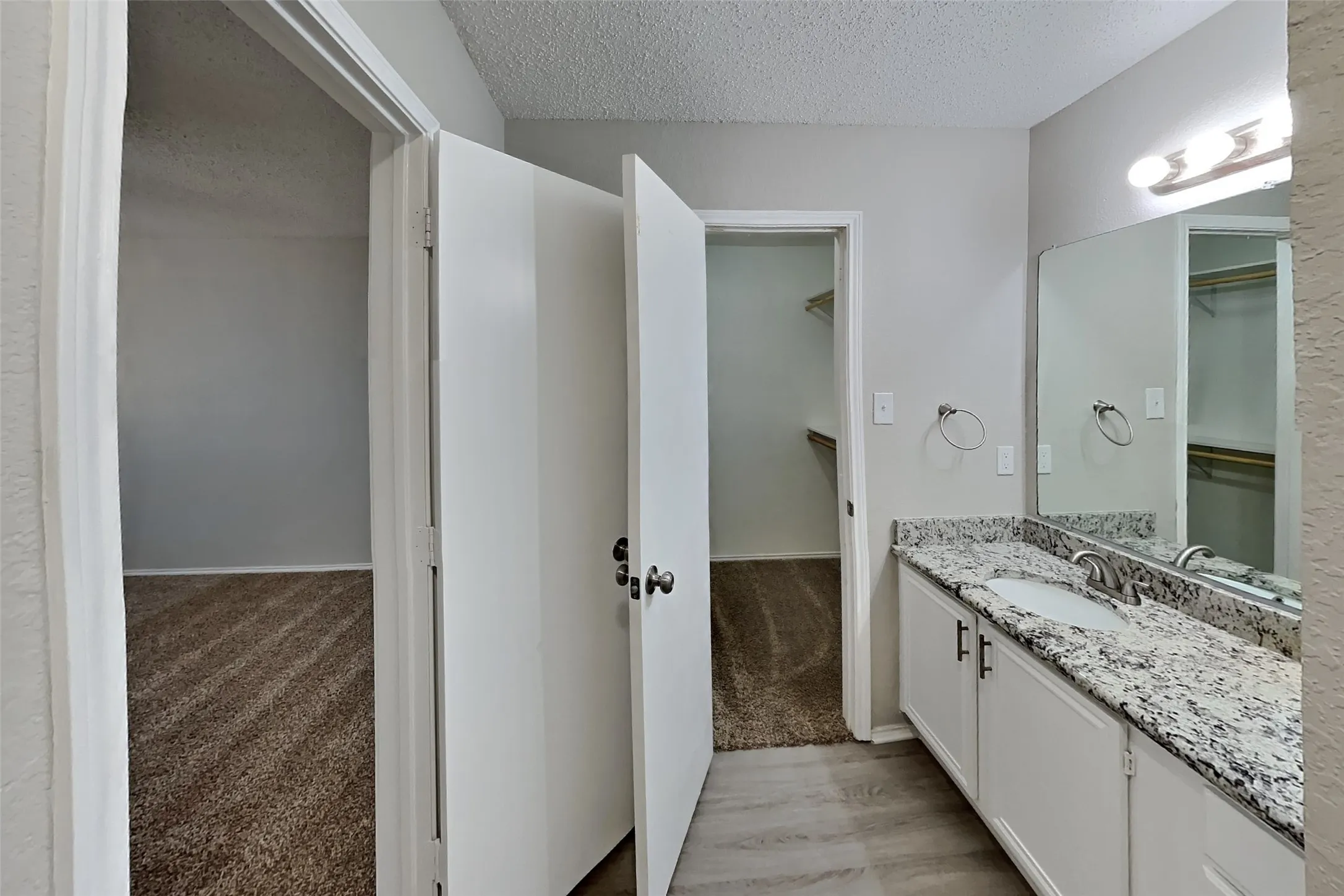 Single Family Residence For Rent in Tarrant County , 6103 King William Drive, Arlington, Texas 76018, 3 Bedroom, 2 Bathroom, 2 Garage spaces, 1,344 Sqft, built in 1995, mls#21379686, Real Estate Agent in Arlington, Homes For Rent in Tarrant county, Homes For Rent in Arlington, Realtor in Arlington Texas, Real Estate Brokerage Independent Realty Texas, Luminita Cordes Realtor
