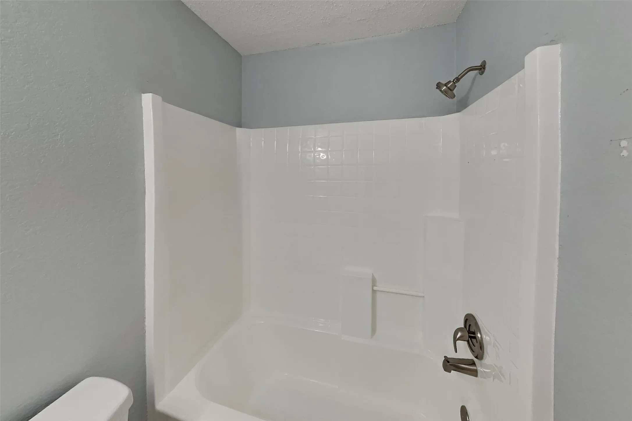 Single Family Residence For Rent in Tarrant County , 6103 King William Drive, Arlington, Texas 76018, 3 Bedroom, 2 Bathroom, 2 Garage spaces, 1,344 Sqft, built in 1995, mls#21379686, Real Estate Agent in Arlington, Homes For Rent in Tarrant county, Homes For Rent in Arlington, Realtor in Arlington Texas, Real Estate Brokerage Independent Realty Texas, Luminita Cordes Realtor