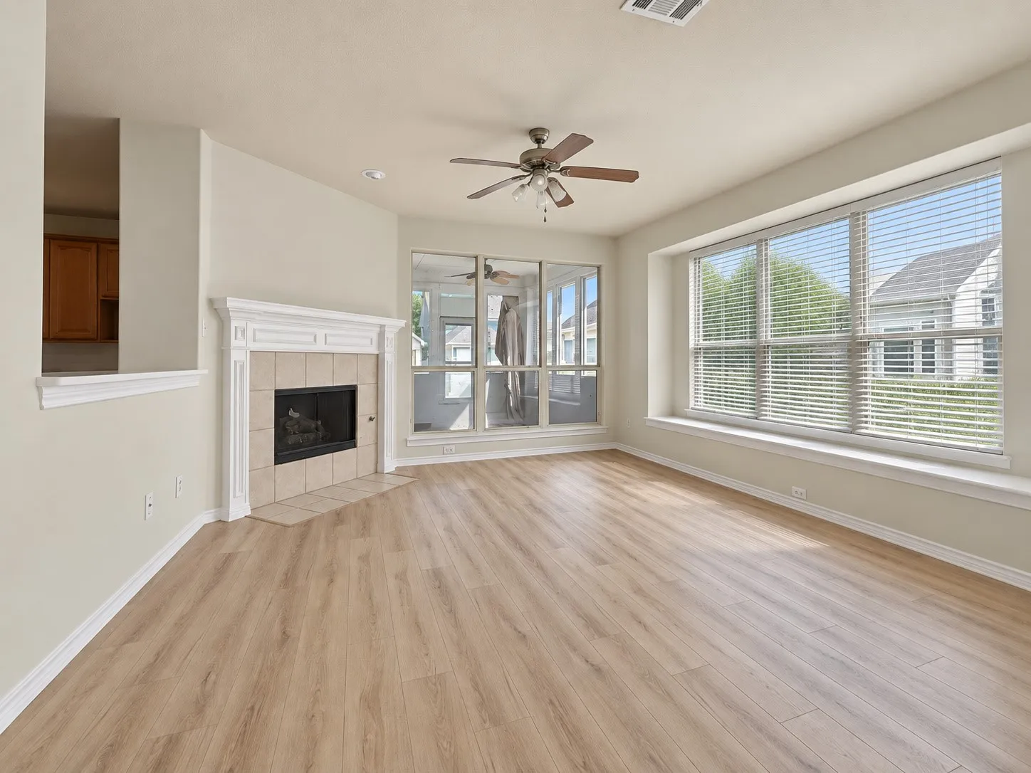 Single Family Residence For Rent in Denton County , 1911 Plantation Parkway, Savannah, Texas 76227, 4 Bedroom, 3 Bathroom, 2 Garage spaces, 2,640 Sqft, built in 2005, mls#21379688, Real Estate Agent in Savannah, Homes For Rent in Denton county, Homes For Rent in Savannah, Realtor in Savannah Texas, Real Estate Brokerage Independent Realty Texas, Luminita Cordes Realtor