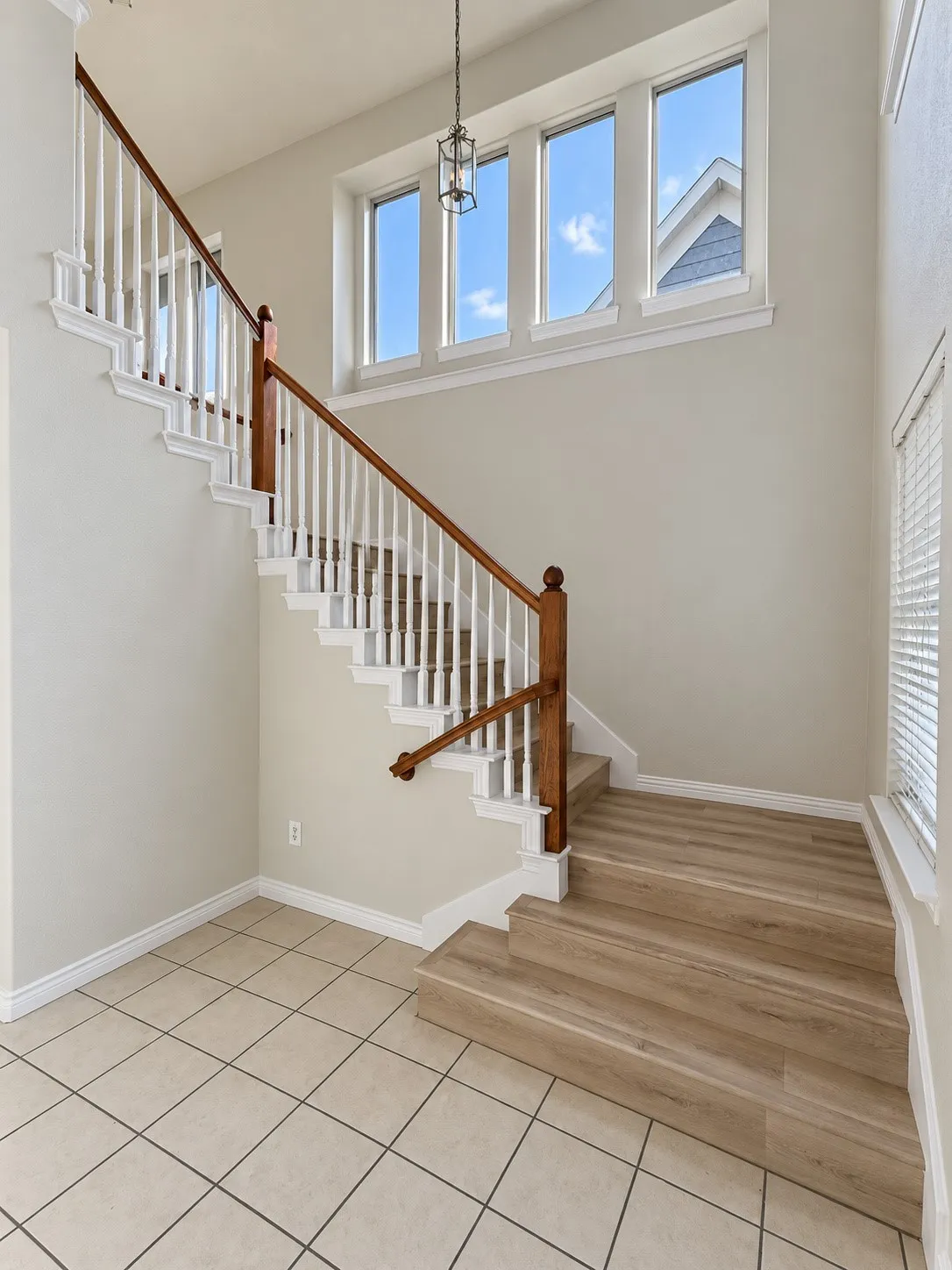 Single Family Residence For Rent in Denton County , 1911 Plantation Parkway, Savannah, Texas 76227, 4 Bedroom, 3 Bathroom, 2 Garage spaces, 2,640 Sqft, built in 2005, mls#21379688, Real Estate Agent in Savannah, Homes For Rent in Denton county, Homes For Rent in Savannah, Realtor in Savannah Texas, Real Estate Brokerage Independent Realty Texas, Luminita Cordes Realtor