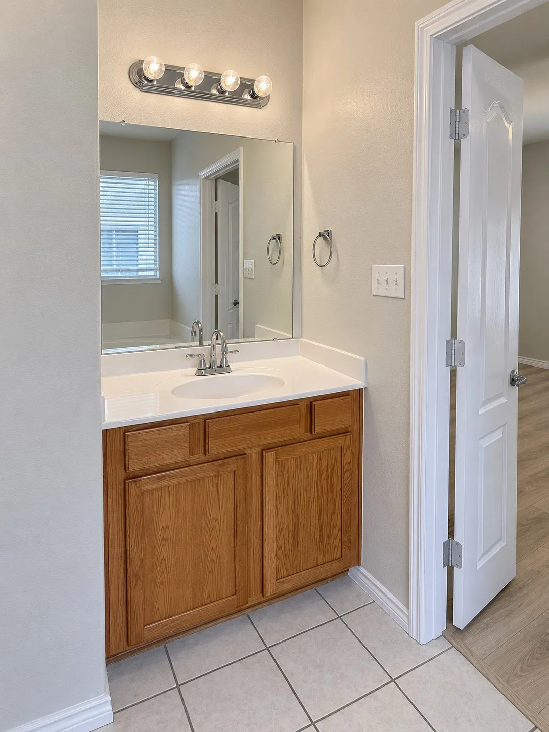 Single Family Residence For Rent in Denton County , 1911 Plantation Parkway, Savannah, Texas 76227, 4 Bedroom, 3 Bathroom, 2 Garage spaces, 2,640 Sqft, built in 2005, mls#21379688, Real Estate Agent in Savannah, Homes For Rent in Denton county, Homes For Rent in Savannah, Realtor in Savannah Texas, Real Estate Brokerage Independent Realty Texas, Luminita Cordes Realtor