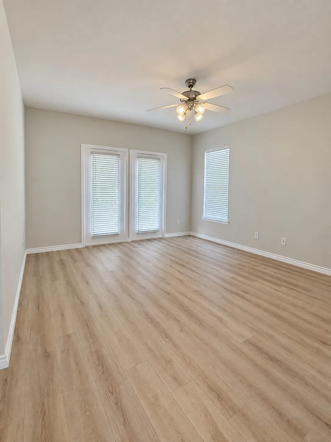 Single Family Residence For Rent in Denton County , 1911 Plantation Parkway, Savannah, Texas 76227, 4 Bedroom, 3 Bathroom, 2 Garage spaces, 2,640 Sqft, built in 2005, mls#21379688, Real Estate Agent in Savannah, Homes For Rent in Denton county, Homes For Rent in Savannah, Realtor in Savannah Texas, Real Estate Brokerage Independent Realty Texas, Luminita Cordes Realtor