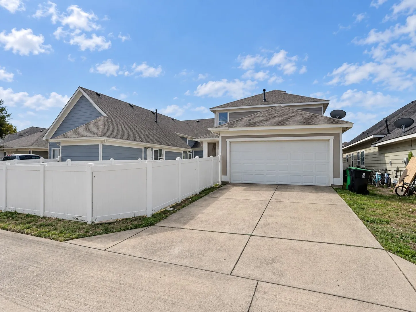 Single Family Residence For Rent in Denton County , 1911 Plantation Parkway, Savannah, Texas 76227, 4 Bedroom, 3 Bathroom, 2 Garage spaces, 2,640 Sqft, built in 2005, mls#21379688, Real Estate Agent in Savannah, Homes For Rent in Denton county, Homes For Rent in Savannah, Realtor in Savannah Texas, Real Estate Brokerage Independent Realty Texas, Luminita Cordes Realtor