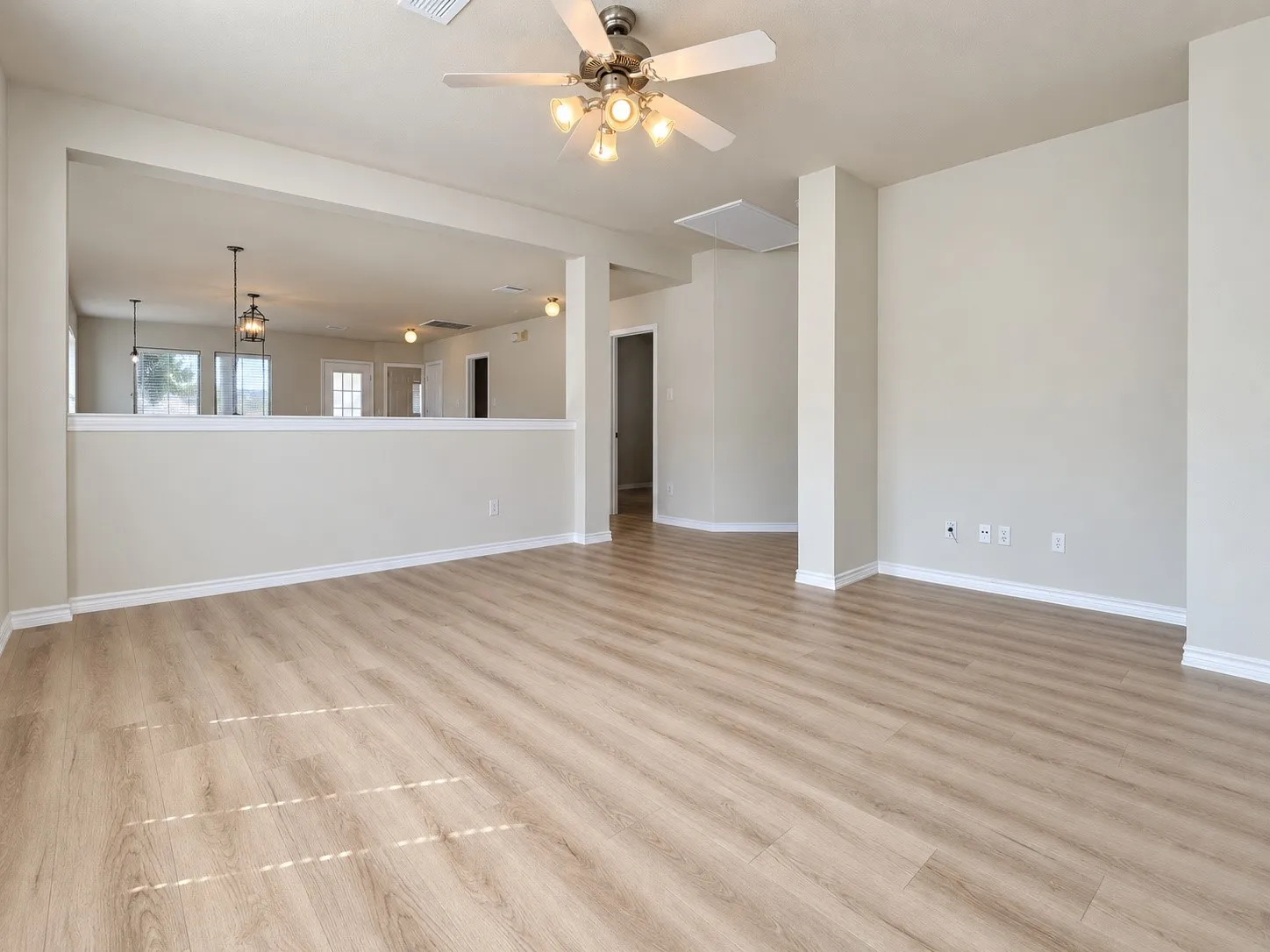 Single Family Residence For Rent in Denton County , 1911 Plantation Parkway, Savannah, Texas 76227, 4 Bedroom, 3 Bathroom, 2 Garage spaces, 2,640 Sqft, built in 2005, mls#21379688, Real Estate Agent in Savannah, Homes For Rent in Denton county, Homes For Rent in Savannah, Realtor in Savannah Texas, Real Estate Brokerage Independent Realty Texas, Luminita Cordes Realtor