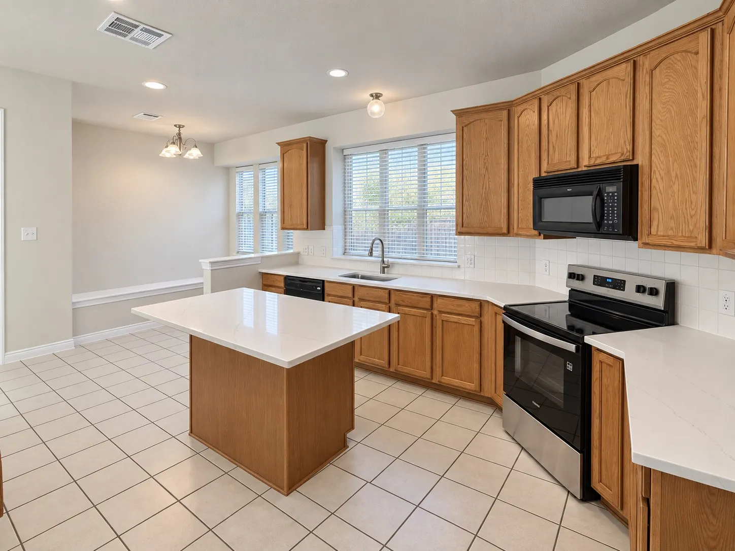 Single Family Residence For Rent in Denton County , 1911 Plantation Parkway, Savannah, Texas 76227, 4 Bedroom, 3 Bathroom, 2 Garage spaces, 2,640 Sqft, built in 2005, mls#21379688, Real Estate Agent in Savannah, Homes For Rent in Denton county, Homes For Rent in Savannah, Realtor in Savannah Texas, Real Estate Brokerage Independent Realty Texas, Luminita Cordes Realtor