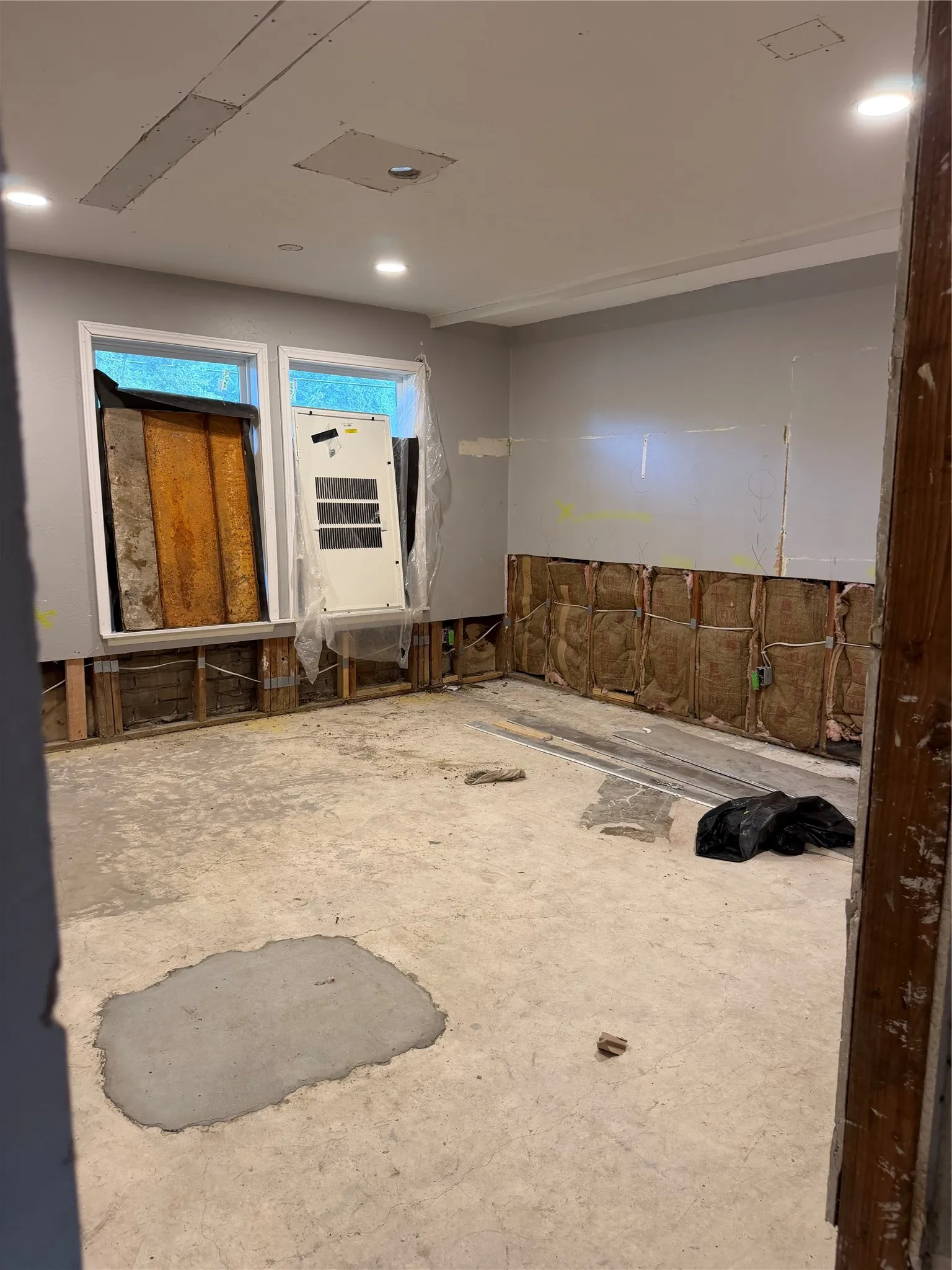 Condominium For Sale in Dallas County , 6011 Danbury Lane 105, Dallas, Texas 75206, 2 Bedroom, 2 Bathroom, Garage spaces, 955 Sqft, built in 1970, mls#21379680, Real Estate Agent in Dallas, Homes For Sale in Dallas county, Homes For Sale in Dallas, Realtor in Dallas Texas, Real Estate Brokerage Independent Realty Texas, Luminita Cordes Realtor