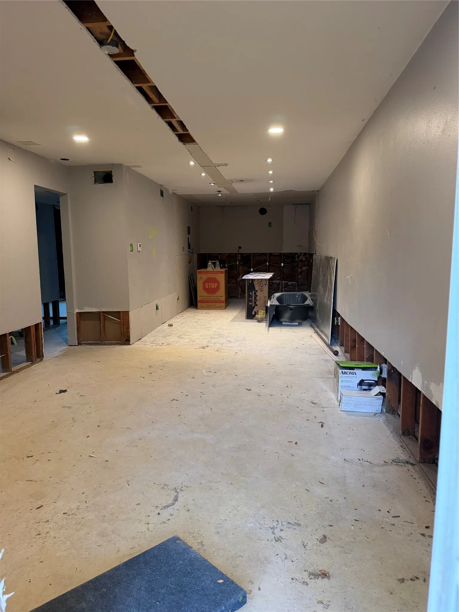 Condominium For Sale in Dallas County , 6011 Danbury Lane 105, Dallas, Texas 75206, 2 Bedroom, 2 Bathroom, Garage spaces, 955 Sqft, built in 1970, mls#21379680, Real Estate Agent in Dallas, Homes For Sale in Dallas county, Homes For Sale in Dallas, Realtor in Dallas Texas, Real Estate Brokerage Independent Realty Texas, Luminita Cordes Realtor