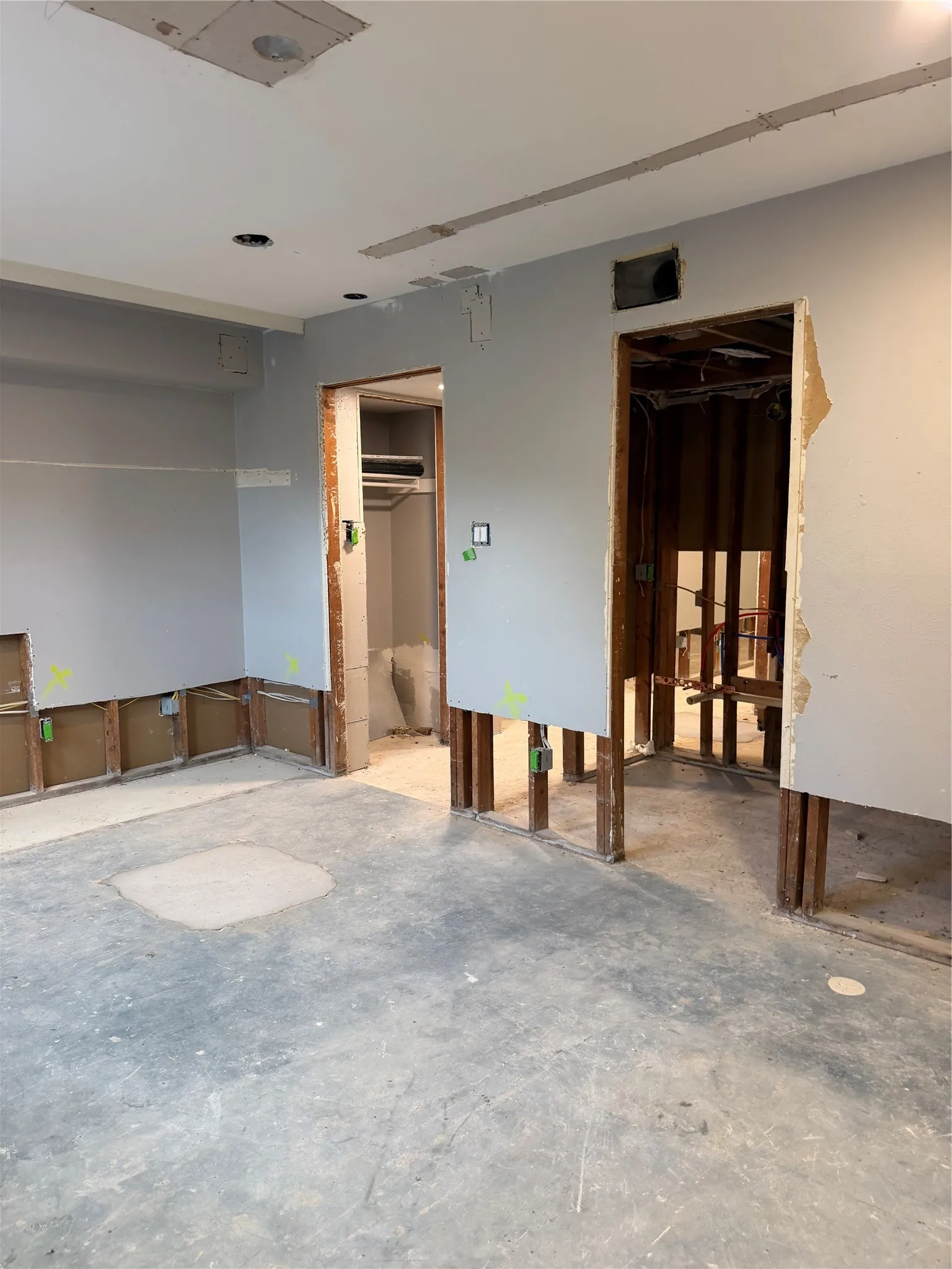 Condominium For Sale in Dallas County , 6011 Danbury Lane 105, Dallas, Texas 75206, 2 Bedroom, 2 Bathroom, Garage spaces, 955 Sqft, built in 1970, mls#21379680, Real Estate Agent in Dallas, Homes For Sale in Dallas county, Homes For Sale in Dallas, Realtor in Dallas Texas, Real Estate Brokerage Independent Realty Texas, Luminita Cordes Realtor