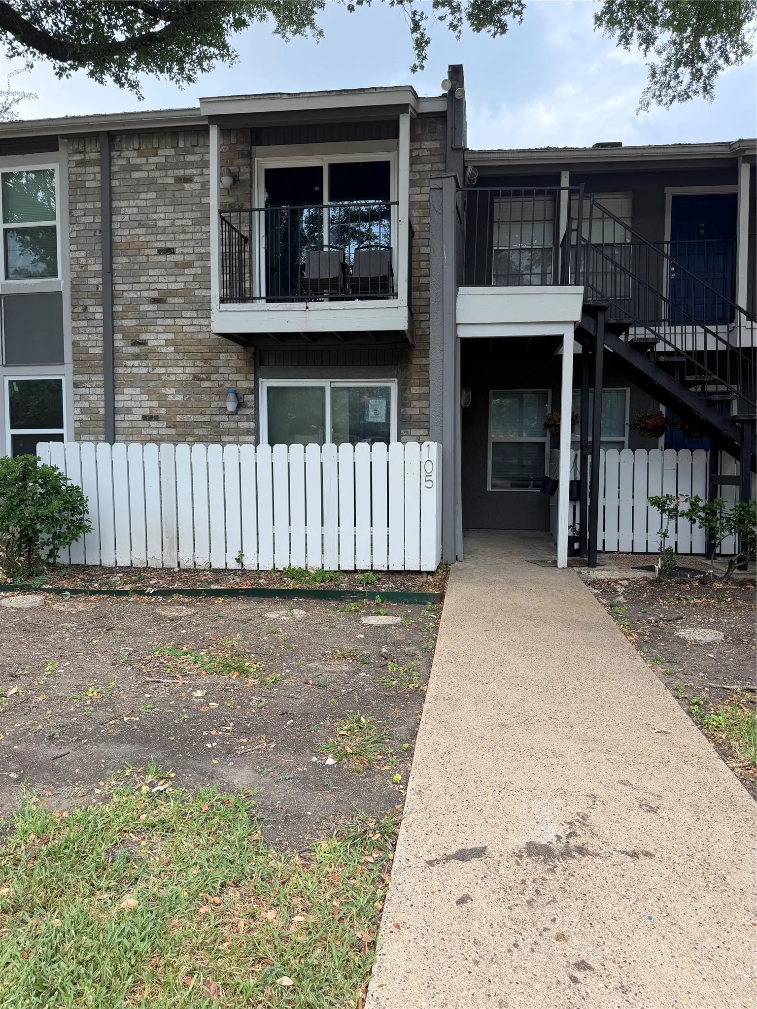 Condominium For Sale in Dallas County , 6011 Danbury Lane 105, Dallas, Texas 75206, 2 Bedroom, 2 Bathroom, Garage spaces, 955 Sqft, built in 1970, mls#21379680, Real Estate Agent in Dallas, Homes For Sale in Dallas county, Homes For Sale in Dallas, Realtor in Dallas Texas, Real Estate Brokerage Independent Realty Texas, Luminita Cordes Realtor