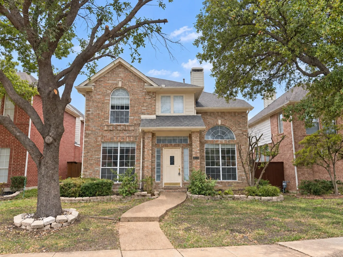 Single Family Residence For Rent in Dallas County , 8723 Stonecrest Drive, Irving, Texas 75063, 3 Bedroom, 3 Bathroom, 2 Garage spaces, 2,160 Sqft, built in 1995, mls#21379690, Real Estate Agent in Irving, Homes For Rent in Dallas county, Homes For Rent in Irving, Realtor in Irving Texas, Real Estate Brokerage Independent Realty Texas, Luminita Cordes Realtor