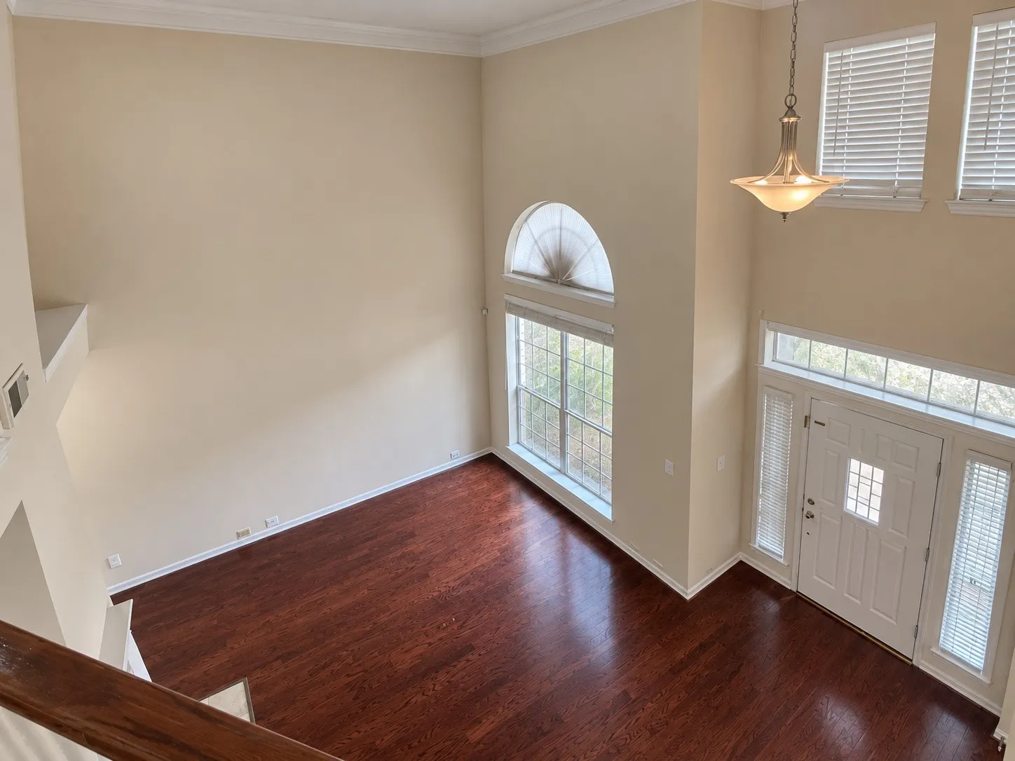 Single Family Residence For Rent in Dallas County , 8723 Stonecrest Drive, Irving, Texas 75063, 3 Bedroom, 3 Bathroom, 2 Garage spaces, 2,160 Sqft, built in 1995, mls#21379690, Real Estate Agent in Irving, Homes For Rent in Dallas county, Homes For Rent in Irving, Realtor in Irving Texas, Real Estate Brokerage Independent Realty Texas, Luminita Cordes Realtor