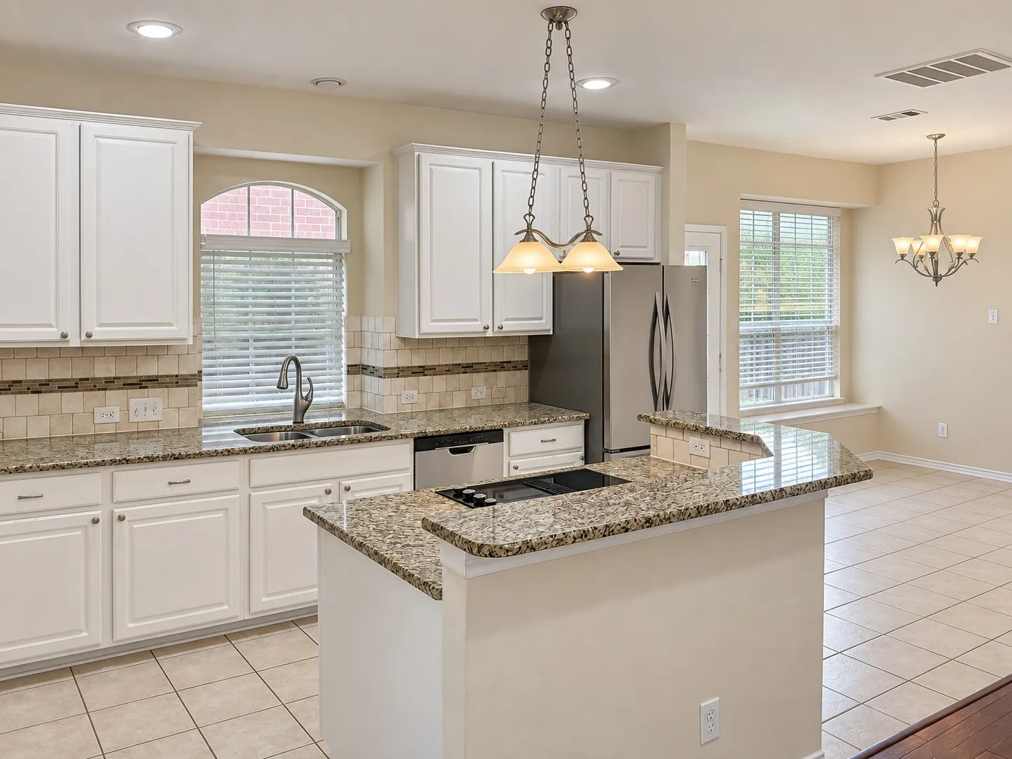 Single Family Residence For Rent in Dallas County , 8723 Stonecrest Drive, Irving, Texas 75063, 3 Bedroom, 3 Bathroom, 2 Garage spaces, 2,160 Sqft, built in 1995, mls#21379690, Real Estate Agent in Irving, Homes For Rent in Dallas county, Homes For Rent in Irving, Realtor in Irving Texas, Real Estate Brokerage Independent Realty Texas, Luminita Cordes Realtor