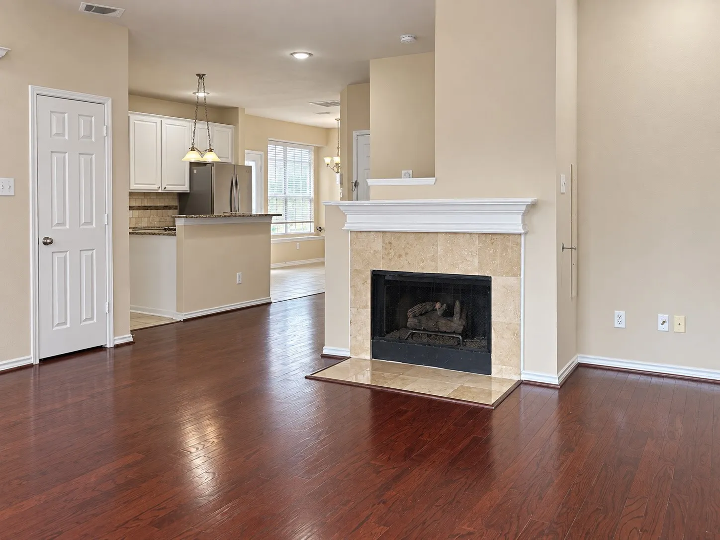 Single Family Residence For Rent in Dallas County , 8723 Stonecrest Drive, Irving, Texas 75063, 3 Bedroom, 3 Bathroom, 2 Garage spaces, 2,160 Sqft, built in 1995, mls#21379690, Real Estate Agent in Irving, Homes For Rent in Dallas county, Homes For Rent in Irving, Realtor in Irving Texas, Real Estate Brokerage Independent Realty Texas, Luminita Cordes Realtor