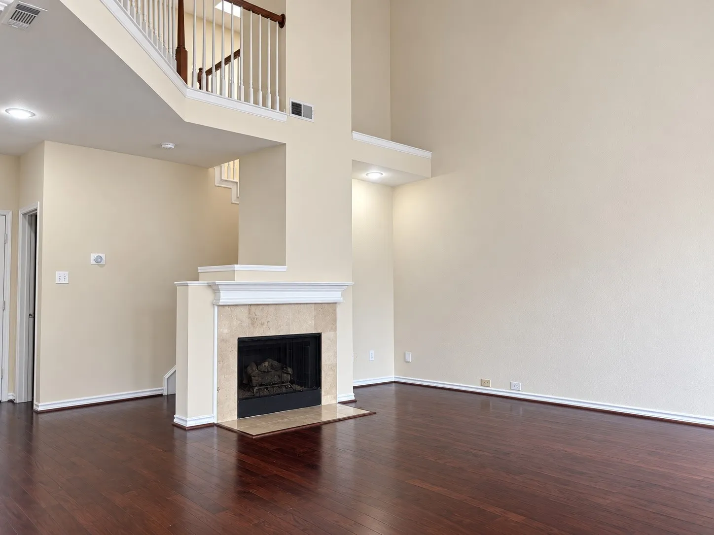 Single Family Residence For Rent in Dallas County , 8723 Stonecrest Drive, Irving, Texas 75063, 3 Bedroom, 3 Bathroom, 2 Garage spaces, 2,160 Sqft, built in 1995, mls#21379690, Real Estate Agent in Irving, Homes For Rent in Dallas county, Homes For Rent in Irving, Realtor in Irving Texas, Real Estate Brokerage Independent Realty Texas, Luminita Cordes Realtor