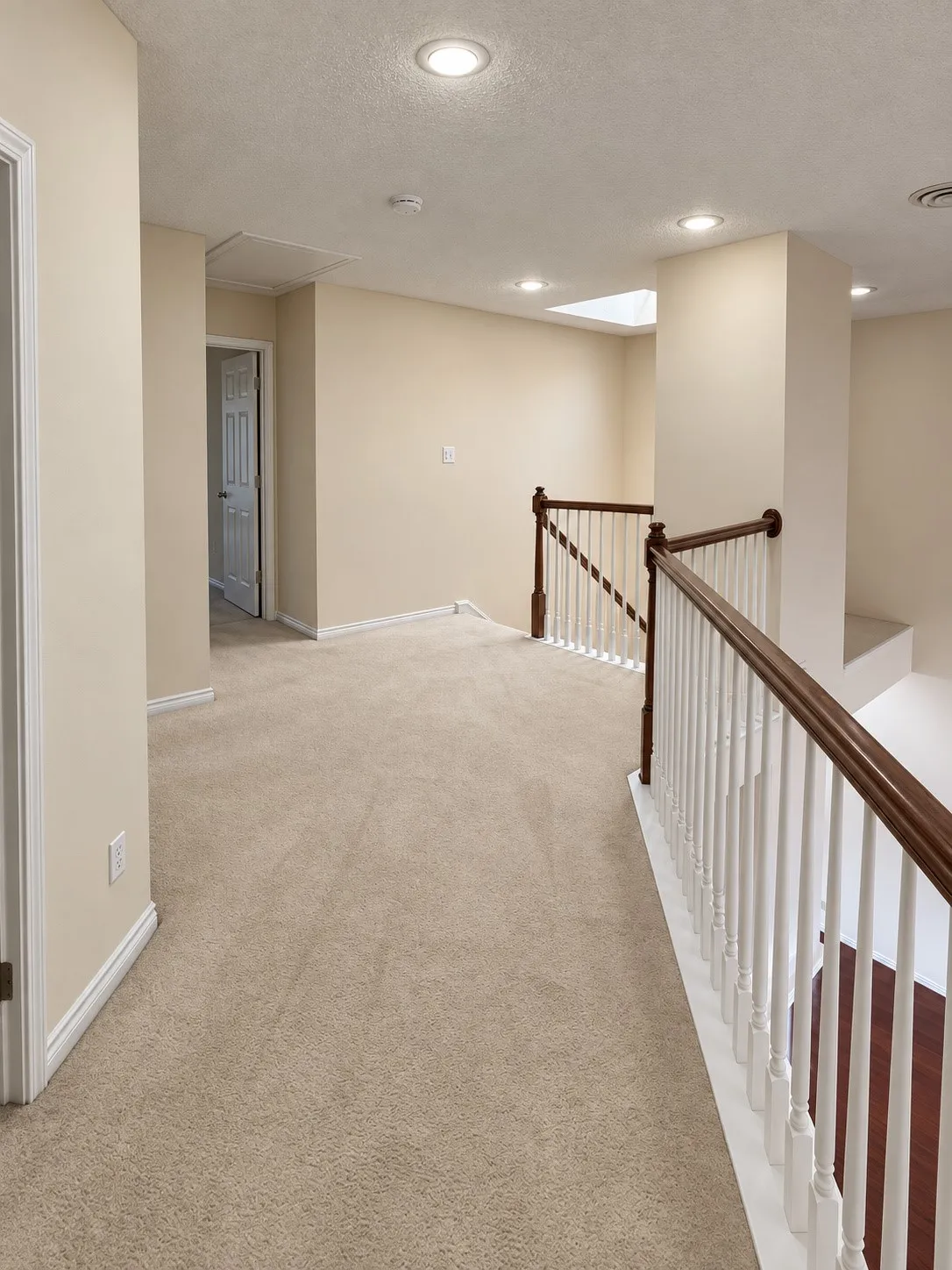 Single Family Residence For Rent in Dallas County , 8723 Stonecrest Drive, Irving, Texas 75063, 3 Bedroom, 3 Bathroom, 2 Garage spaces, 2,160 Sqft, built in 1995, mls#21379690, Real Estate Agent in Irving, Homes For Rent in Dallas county, Homes For Rent in Irving, Realtor in Irving Texas, Real Estate Brokerage Independent Realty Texas, Luminita Cordes Realtor