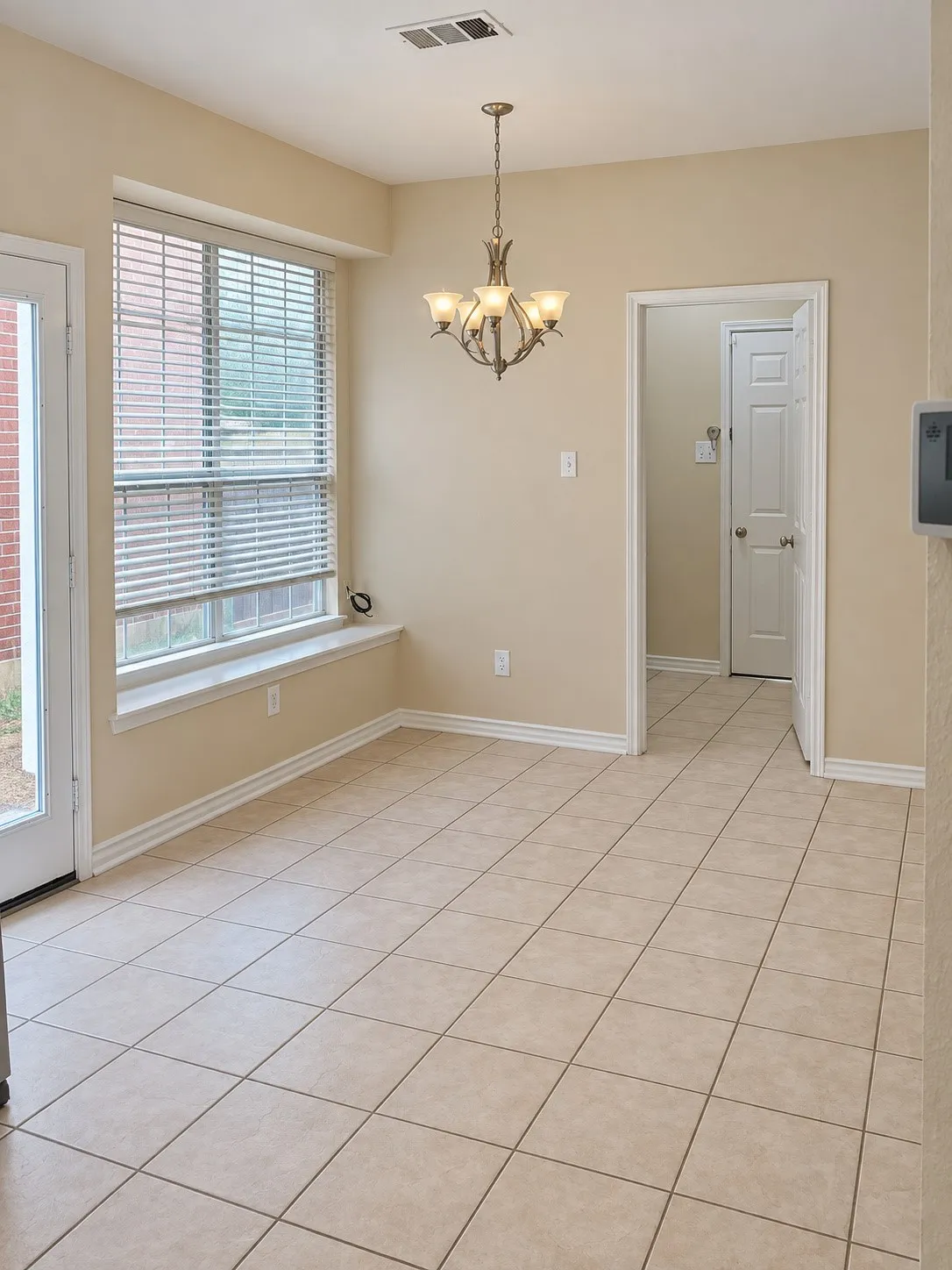 Single Family Residence For Rent in Dallas County , 8723 Stonecrest Drive, Irving, Texas 75063, 3 Bedroom, 3 Bathroom, 2 Garage spaces, 2,160 Sqft, built in 1995, mls#21379690, Real Estate Agent in Irving, Homes For Rent in Dallas county, Homes For Rent in Irving, Realtor in Irving Texas, Real Estate Brokerage Independent Realty Texas, Luminita Cordes Realtor