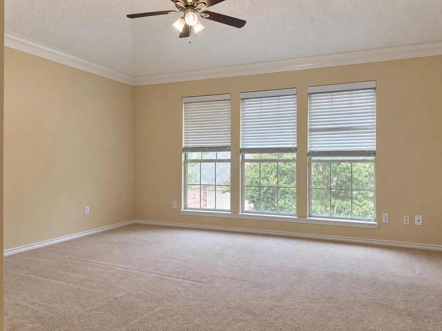 Single Family Residence For Rent in Dallas County , 8723 Stonecrest Drive, Irving, Texas 75063, 3 Bedroom, 3 Bathroom, 2 Garage spaces, 2,160 Sqft, built in 1995, mls#21379690, Real Estate Agent in Irving, Homes For Rent in Dallas county, Homes For Rent in Irving, Realtor in Irving Texas, Real Estate Brokerage Independent Realty Texas, Luminita Cordes Realtor