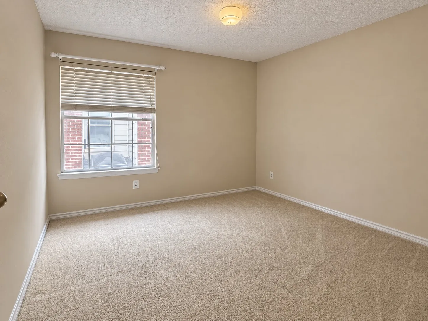 Single Family Residence For Rent in Dallas County , 8723 Stonecrest Drive, Irving, Texas 75063, 3 Bedroom, 3 Bathroom, 2 Garage spaces, 2,160 Sqft, built in 1995, mls#21379690, Real Estate Agent in Irving, Homes For Rent in Dallas county, Homes For Rent in Irving, Realtor in Irving Texas, Real Estate Brokerage Independent Realty Texas, Luminita Cordes Realtor