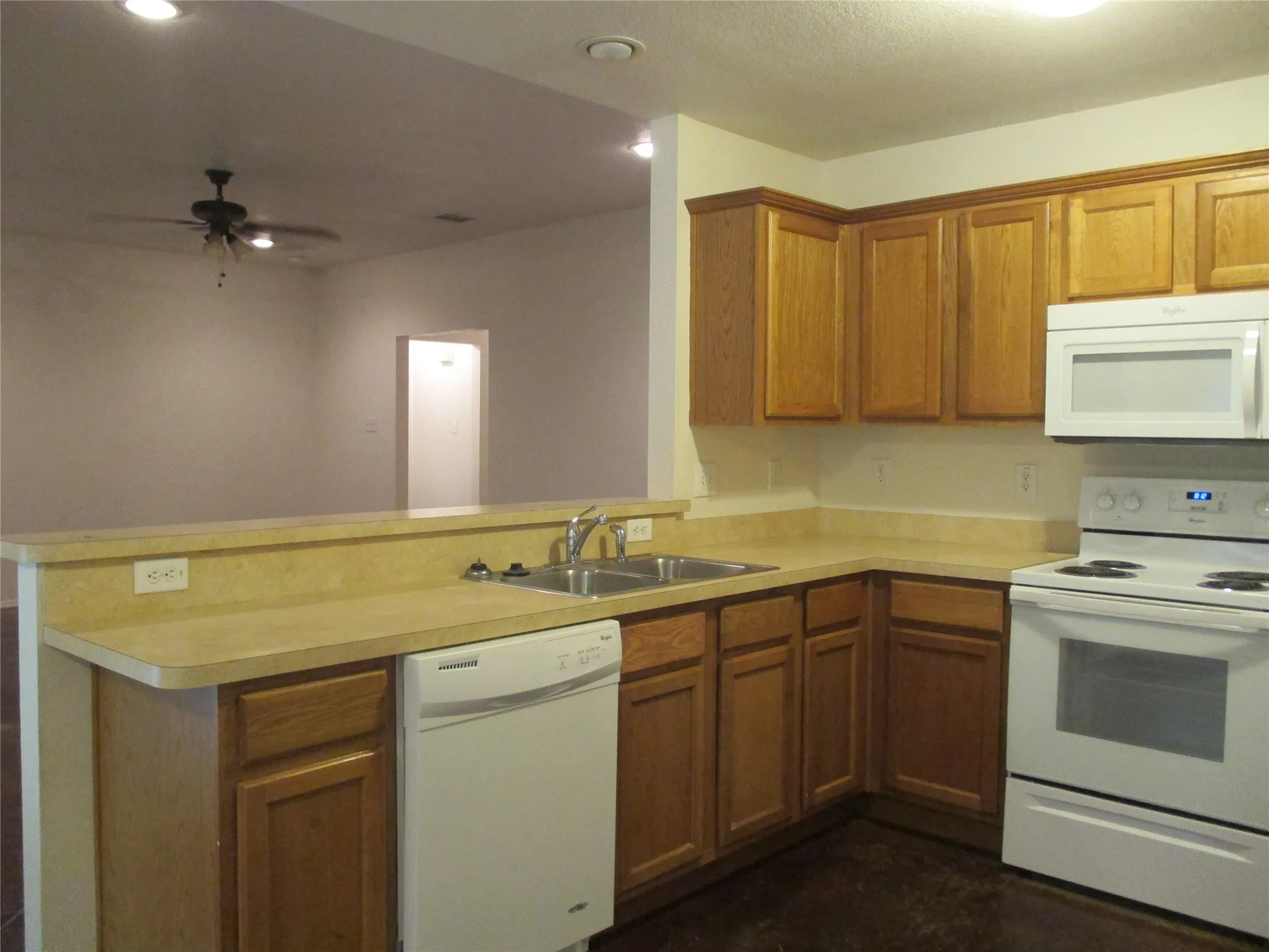 Single Family Residence For Sale in Tarrant County , 719 Hallvale Drive, White Settlement, Texas 76108, 4 Bedroom, 2 Bathroom, 2 Garage spaces, 1,610 Sqft, built in 2006, mls#21378010, Real Estate Agent in White Settlement, Homes For Sale in Tarrant county, Homes For Sale in White Settlement, Realtor in White Settlement Texas, Real Estate Brokerage Independent Realty Texas, Luminita Cordes Realtor