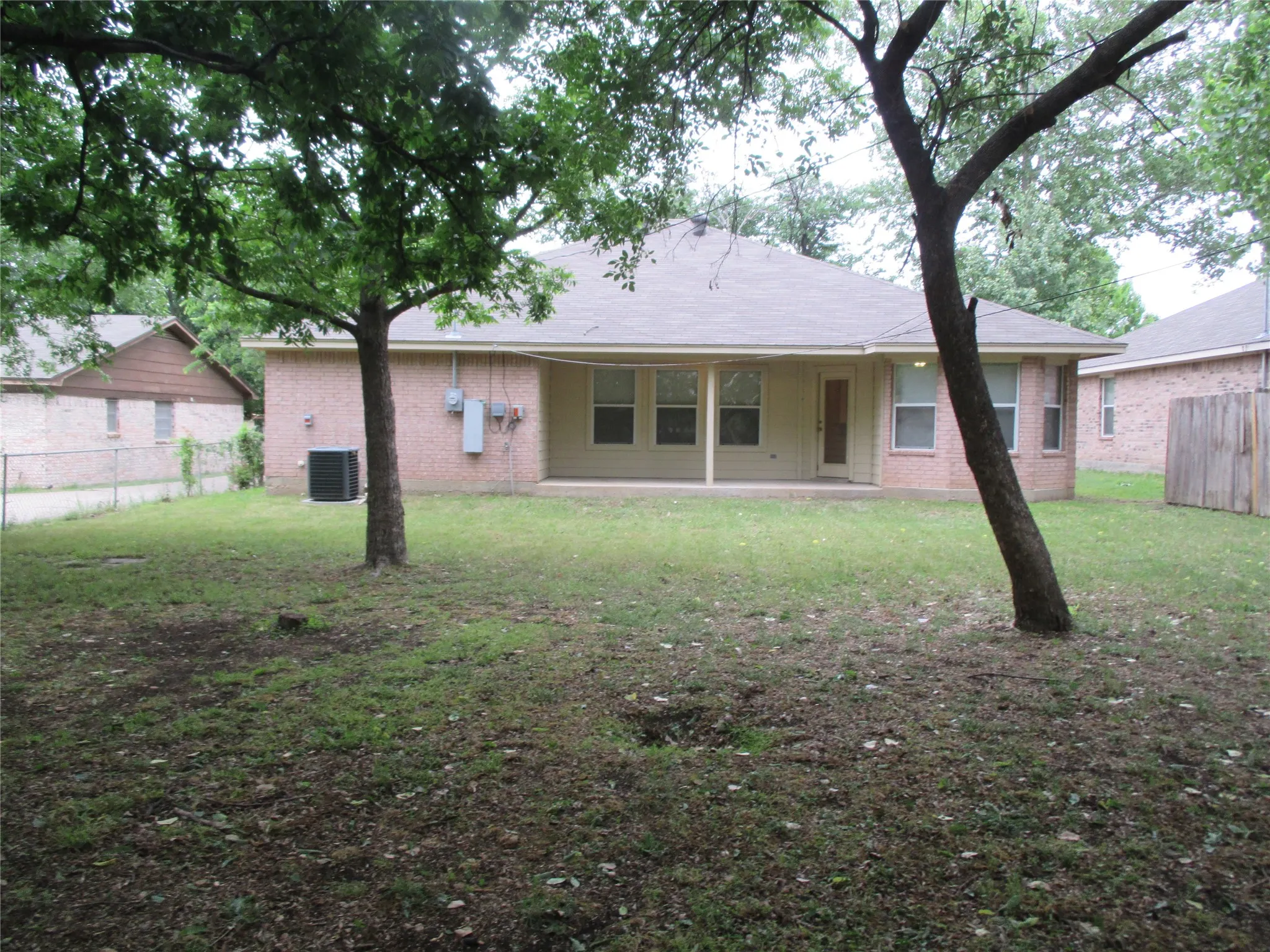 Single Family Residence For Sale in Tarrant County , 719 Hallvale Drive, White Settlement, Texas 76108, 4 Bedroom, 2 Bathroom, 2 Garage spaces, 1,610 Sqft, built in 2006, mls#21378010, Real Estate Agent in White Settlement, Homes For Sale in Tarrant county, Homes For Sale in White Settlement, Realtor in White Settlement Texas, Real Estate Brokerage Independent Realty Texas, Luminita Cordes Realtor