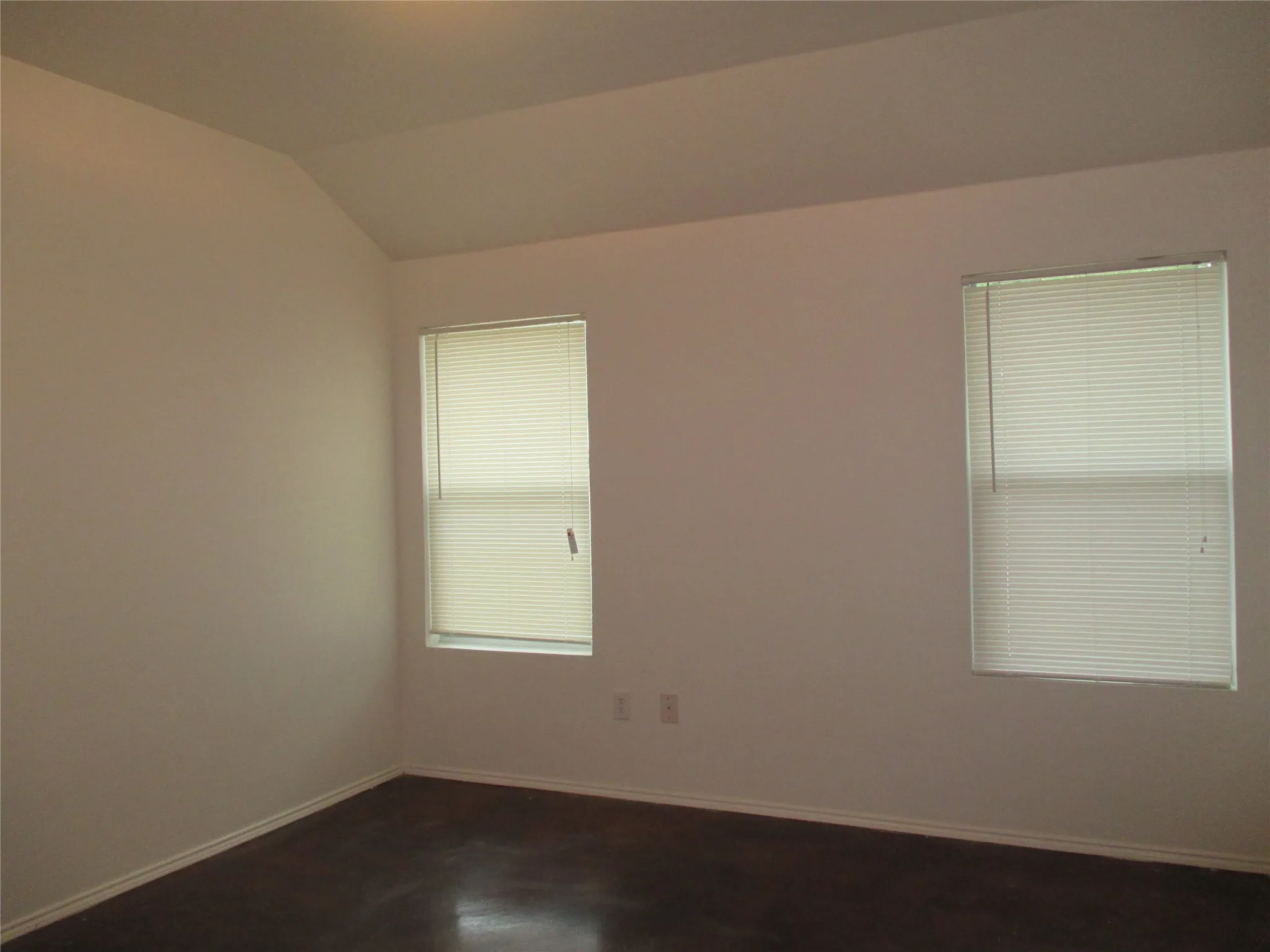 Single Family Residence For Sale in Tarrant County , 719 Hallvale Drive, White Settlement, Texas 76108, 4 Bedroom, 2 Bathroom, 2 Garage spaces, 1,610 Sqft, built in 2006, mls#21378010, Real Estate Agent in White Settlement, Homes For Sale in Tarrant county, Homes For Sale in White Settlement, Realtor in White Settlement Texas, Real Estate Brokerage Independent Realty Texas, Luminita Cordes Realtor