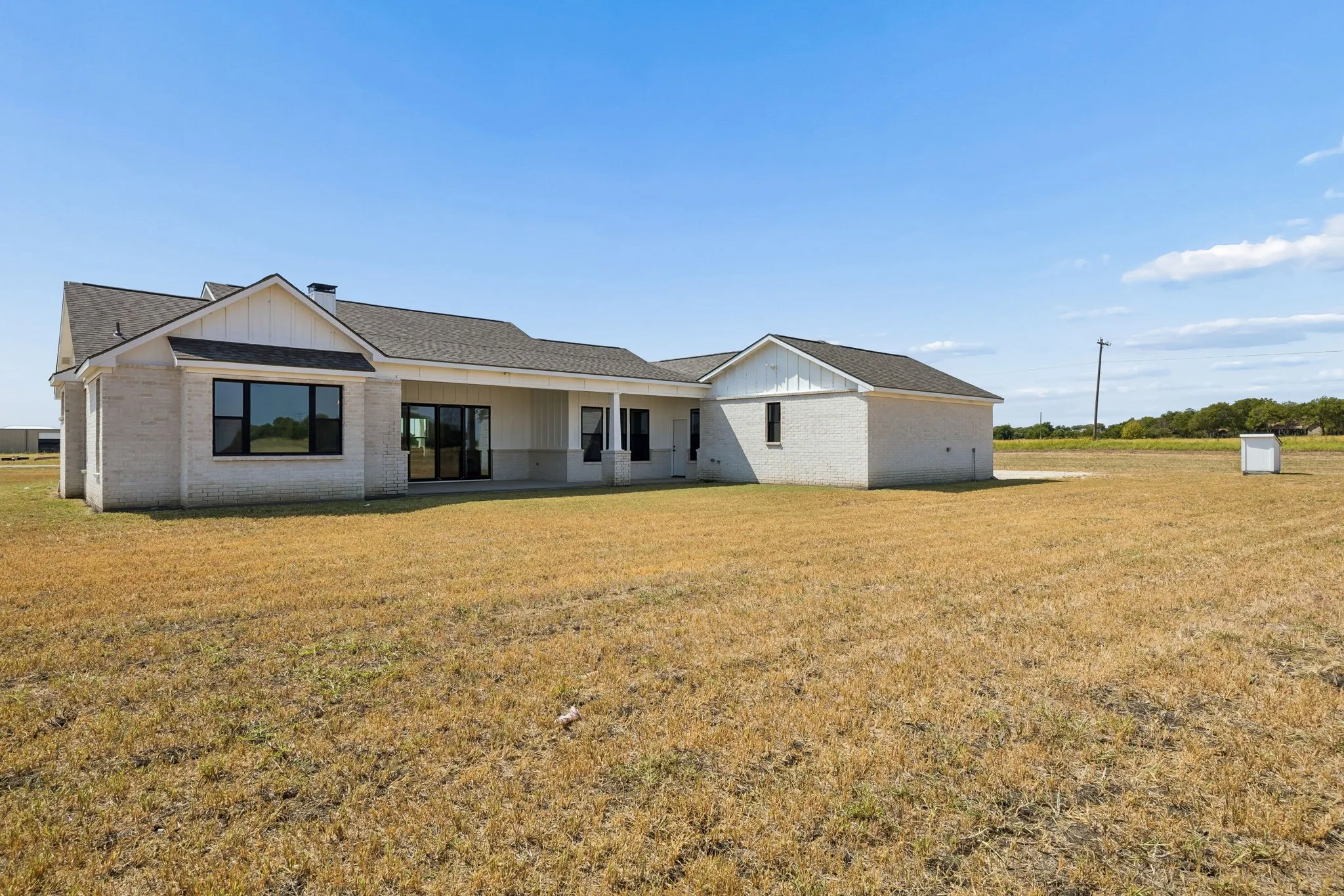 Single Family Residence For Sale in Johnson County , 1224 Durham Lane, Cleburne, Texas 76033, 3 Bedroom, 3 Bathroom, 2 Garage spaces, 2,640 Sqft, built in 2025, mls#21379687, Real Estate Agent in Cleburne, Homes For Sale in Johnson county, Homes For Sale in Cleburne, Realtor in Cleburne Texas, Real Estate Brokerage Independent Realty Texas, Luminita Cordes Realtor