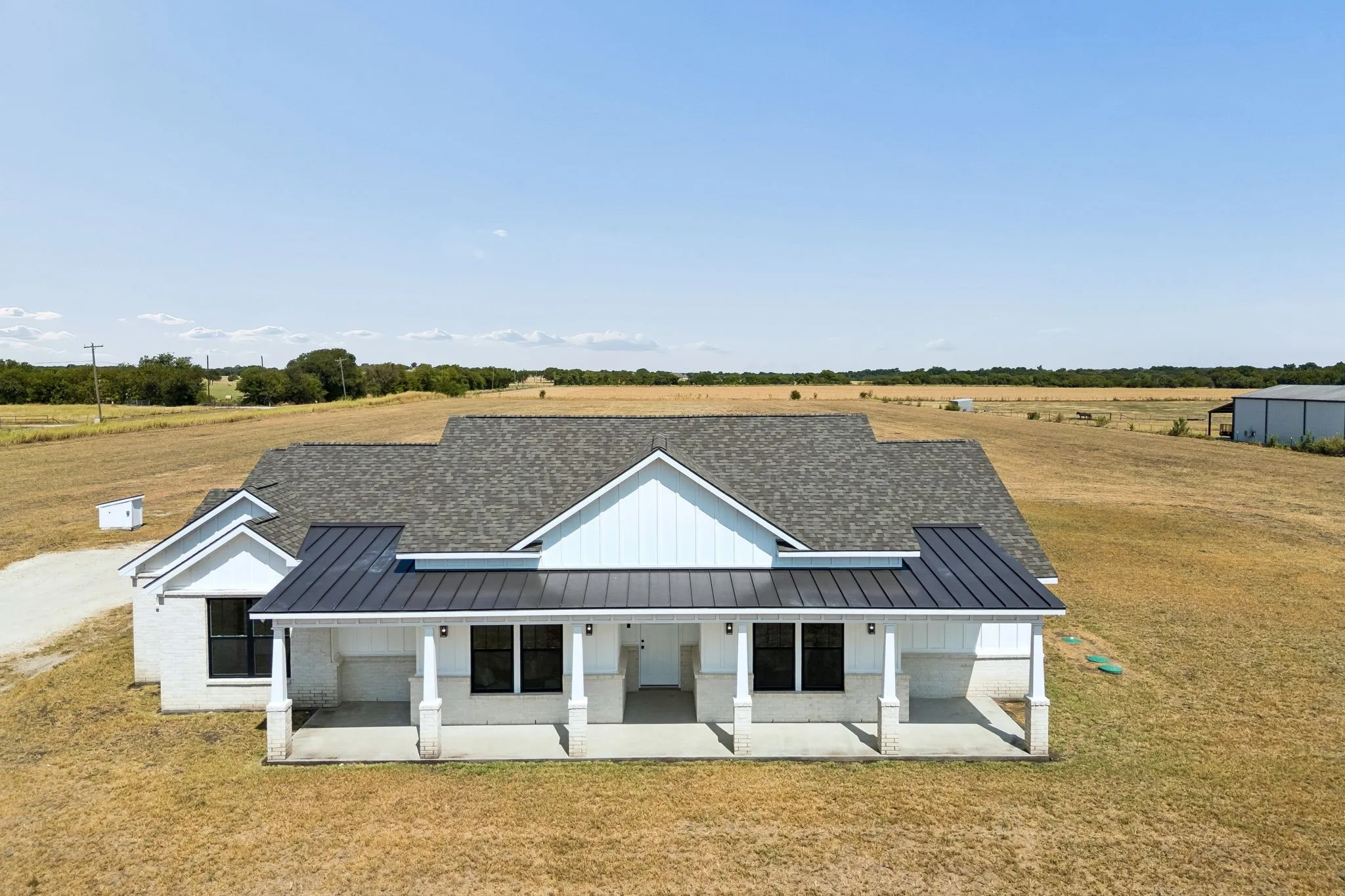 Single Family Residence For Sale in Johnson County , 1224 Durham Lane, Cleburne, Texas 76033, 3 Bedroom, 3 Bathroom, 2 Garage spaces, 2,640 Sqft, built in 2025, mls#21379687, Real Estate Agent in Cleburne, Homes For Sale in Johnson county, Homes For Sale in Cleburne, Realtor in Cleburne Texas, Real Estate Brokerage Independent Realty Texas, Luminita Cordes Realtor