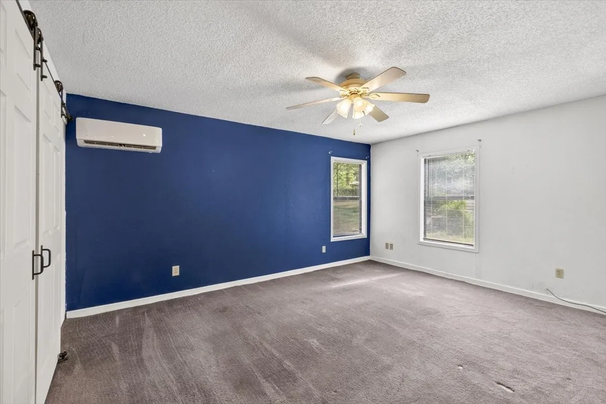 Single Family Residence For Sale in Henderson County , 110 Hidalgo Loop, Payne Springs, Texas 75156, 3 Bedroom, 2 Bathroom, 2 Garage spaces, 1,938 Sqft, built in 1962, mls#21376724, Real Estate Agent in Payne Springs, Homes For Sale in Henderson county, Homes For Sale in Payne Springs, Realtor in Payne Springs Texas, Real Estate Brokerage Independent Realty Texas, Luminita Cordes Realtor