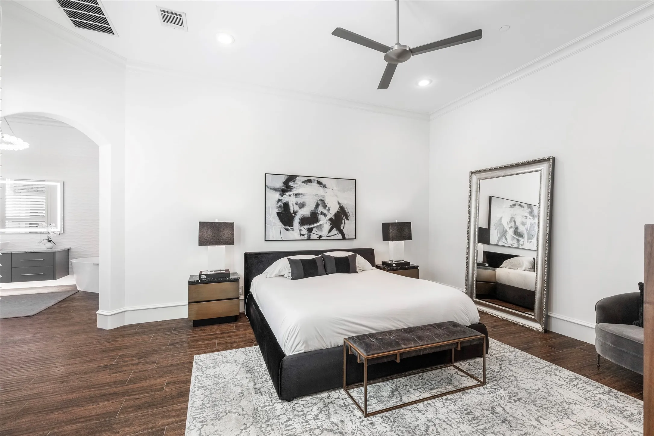 Single Family Residence For Sale in Collin County , 6800 Dalmatia Drive, Mc Kinney, Texas 75072, 4 Bedroom, 4 Bathroom, 2 Garage spaces, 3,071 Sqft, built in 2015, mls#21375487, Real Estate Agent in Mc Kinney, Homes For Sale in Collin county, Homes For Sale in Mc Kinney, Realtor in Mc Kinney Texas, Real Estate Brokerage Independent Realty Texas, Luminita Cordes Realtor