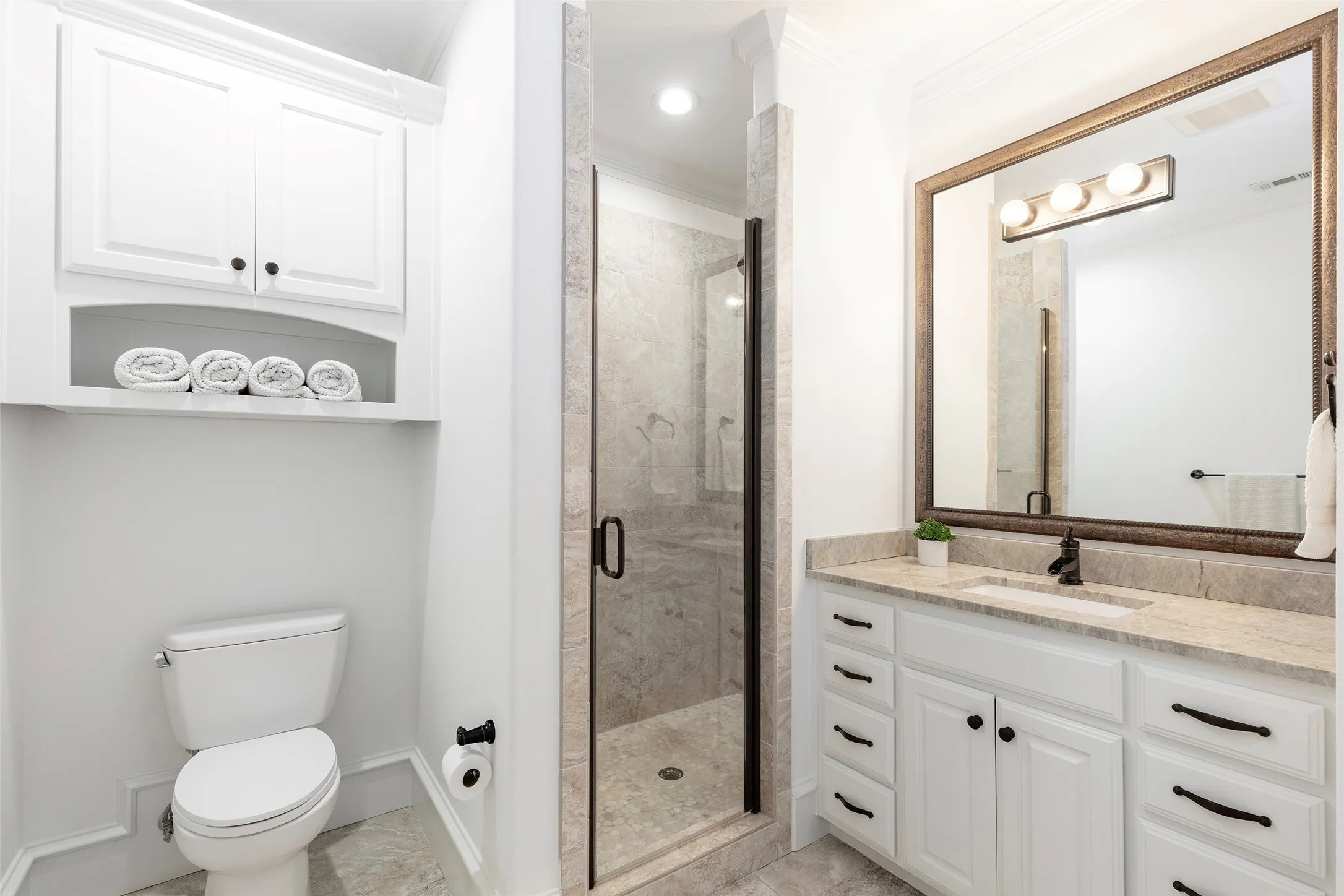 Single Family Residence For Sale in Collin County , 6800 Dalmatia Drive, Mc Kinney, Texas 75072, 4 Bedroom, 4 Bathroom, 2 Garage spaces, 3,071 Sqft, built in 2015, mls#21375487, Real Estate Agent in Mc Kinney, Homes For Sale in Collin county, Homes For Sale in Mc Kinney, Realtor in Mc Kinney Texas, Real Estate Brokerage Independent Realty Texas, Luminita Cordes Realtor