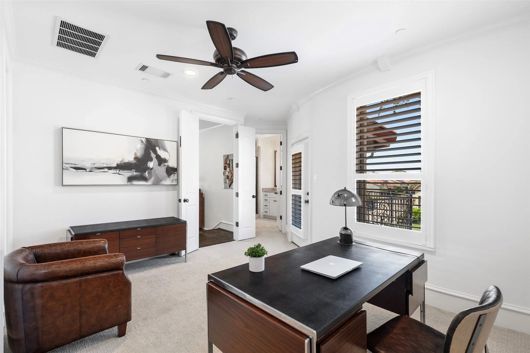 Single Family Residence For Sale in Collin County , 6800 Dalmatia Drive, Mc Kinney, Texas 75072, 4 Bedroom, 4 Bathroom, 2 Garage spaces, 3,071 Sqft, built in 2015, mls#21375487, Real Estate Agent in Mc Kinney, Homes For Sale in Collin county, Homes For Sale in Mc Kinney, Realtor in Mc Kinney Texas, Real Estate Brokerage Independent Realty Texas, Luminita Cordes Realtor