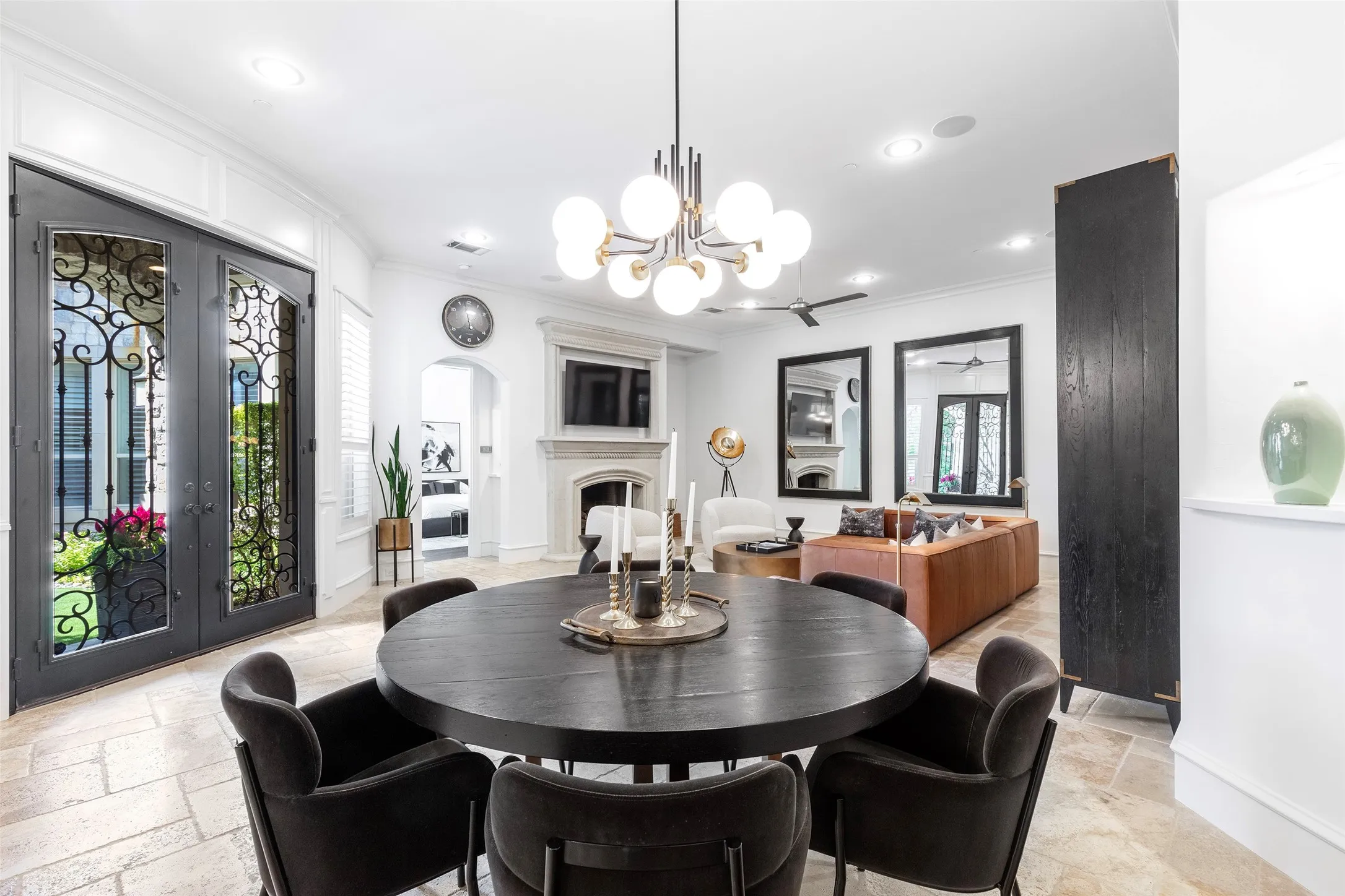 Single Family Residence For Sale in Collin County , 6800 Dalmatia Drive, Mc Kinney, Texas 75072, 4 Bedroom, 4 Bathroom, 2 Garage spaces, 3,071 Sqft, built in 2015, mls#21375487, Real Estate Agent in Mc Kinney, Homes For Sale in Collin county, Homes For Sale in Mc Kinney, Realtor in Mc Kinney Texas, Real Estate Brokerage Independent Realty Texas, Luminita Cordes Realtor