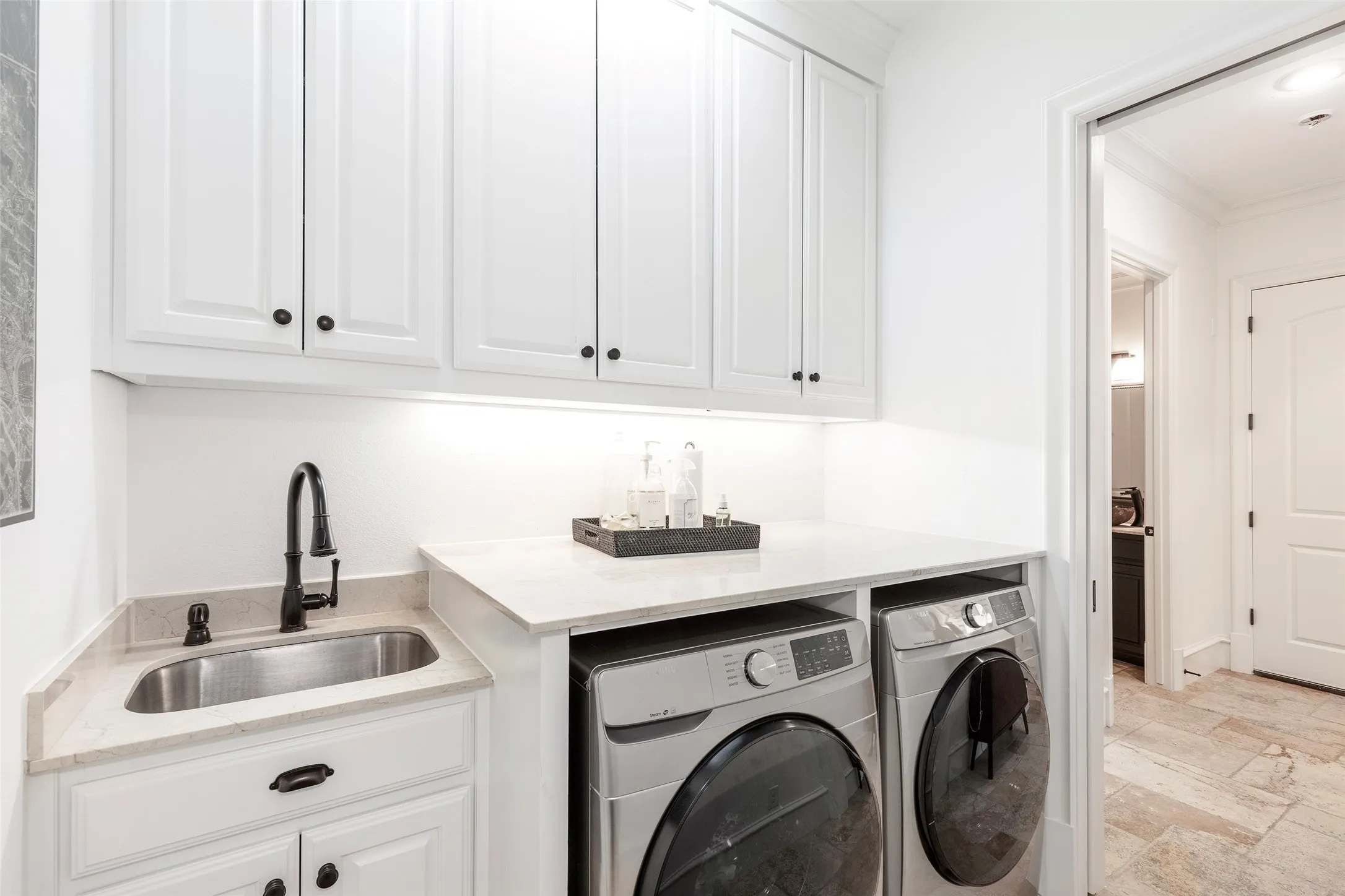 Single Family Residence For Sale in Collin County , 6800 Dalmatia Drive, Mc Kinney, Texas 75072, 4 Bedroom, 4 Bathroom, 2 Garage spaces, 3,071 Sqft, built in 2015, mls#21375487, Real Estate Agent in Mc Kinney, Homes For Sale in Collin county, Homes For Sale in Mc Kinney, Realtor in Mc Kinney Texas, Real Estate Brokerage Independent Realty Texas, Luminita Cordes Realtor