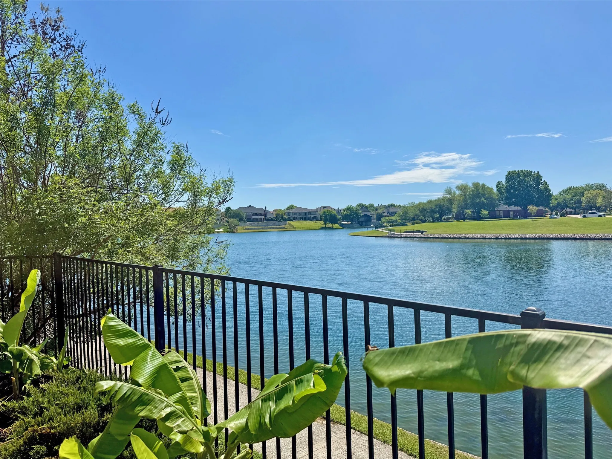 Single Family Residence For Sale in Collin County , 6800 Dalmatia Drive, Mc Kinney, Texas 75072, 4 Bedroom, 4 Bathroom, 2 Garage spaces, 3,071 Sqft, built in 2015, mls#21375487, Real Estate Agent in Mc Kinney, Homes For Sale in Collin county, Homes For Sale in Mc Kinney, Realtor in Mc Kinney Texas, Real Estate Brokerage Independent Realty Texas, Luminita Cordes Realtor