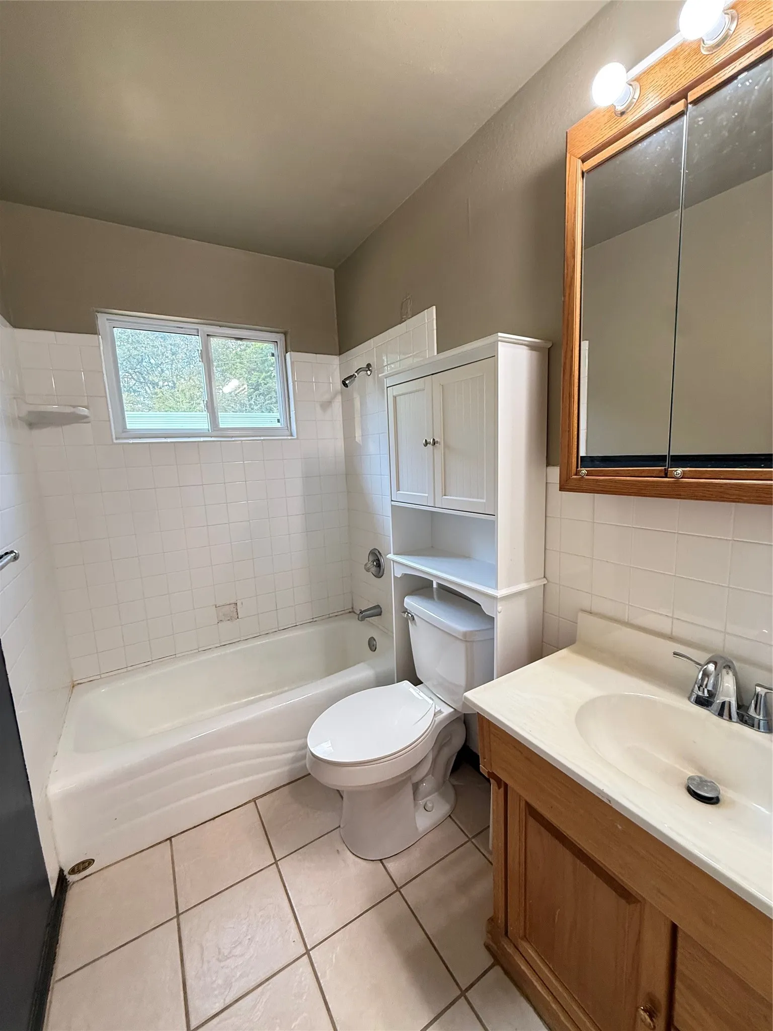 Single Family Residence For Rent in Fannin County , 288 County Road 4430, Whitewright, Texas 75491, 3 Bedroom, 2 Bathroom, Garage spaces, 1,391 Sqft, built in 1992, mls#21379694, Real Estate Agent in Whitewright, Homes For Rent in Fannin county, Homes For Rent in Whitewright, Realtor in Whitewright Texas, Real Estate Brokerage Independent Realty Texas, Luminita Cordes Realtor
