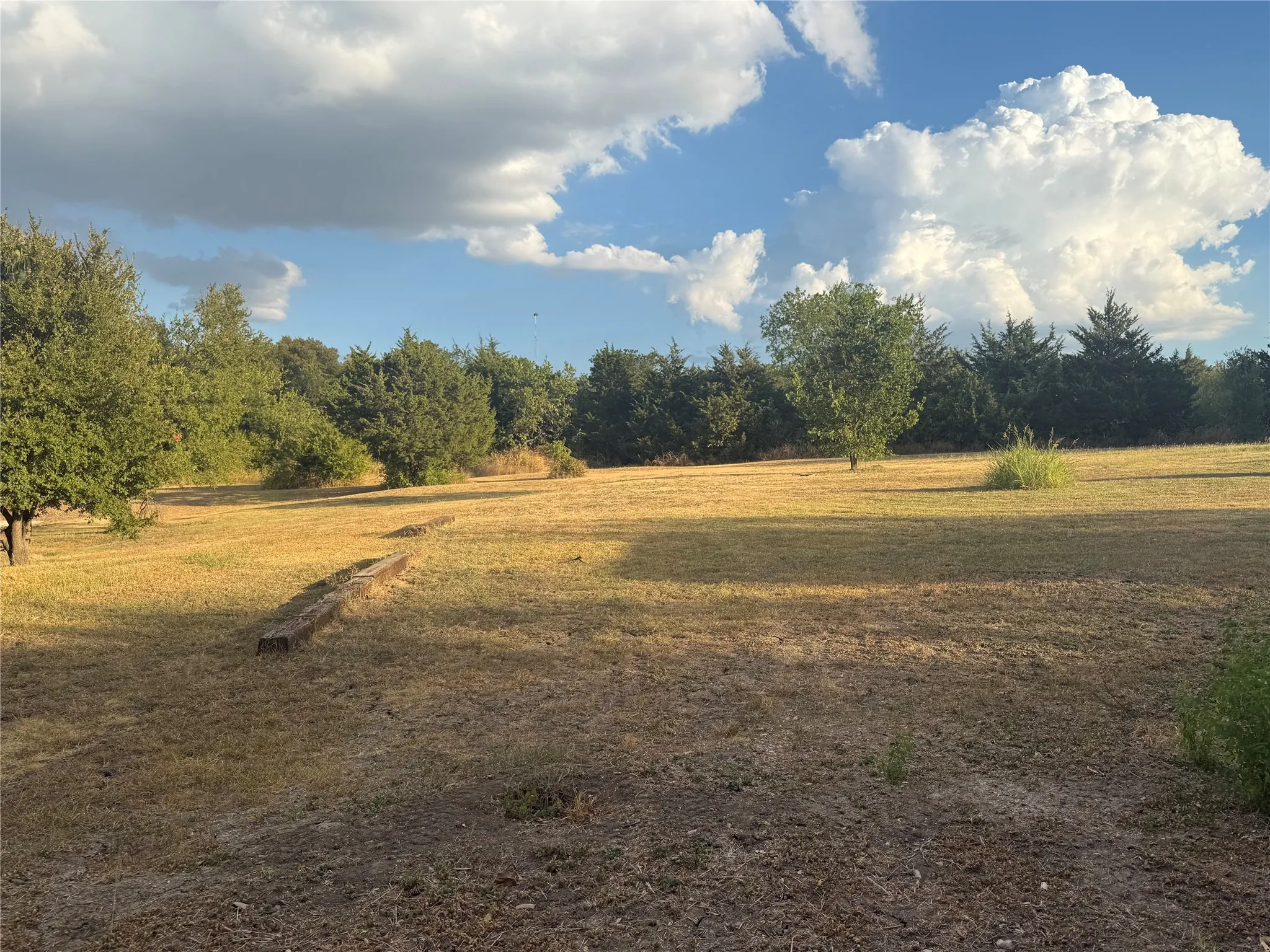 Single Family Residence For Rent in Fannin County , 288 County Road 4430, Whitewright, Texas 75491, 3 Bedroom, 2 Bathroom, Garage spaces, 1,391 Sqft, built in 1992, mls#21379694, Real Estate Agent in Whitewright, Homes For Rent in Fannin county, Homes For Rent in Whitewright, Realtor in Whitewright Texas, Real Estate Brokerage Independent Realty Texas, Luminita Cordes Realtor