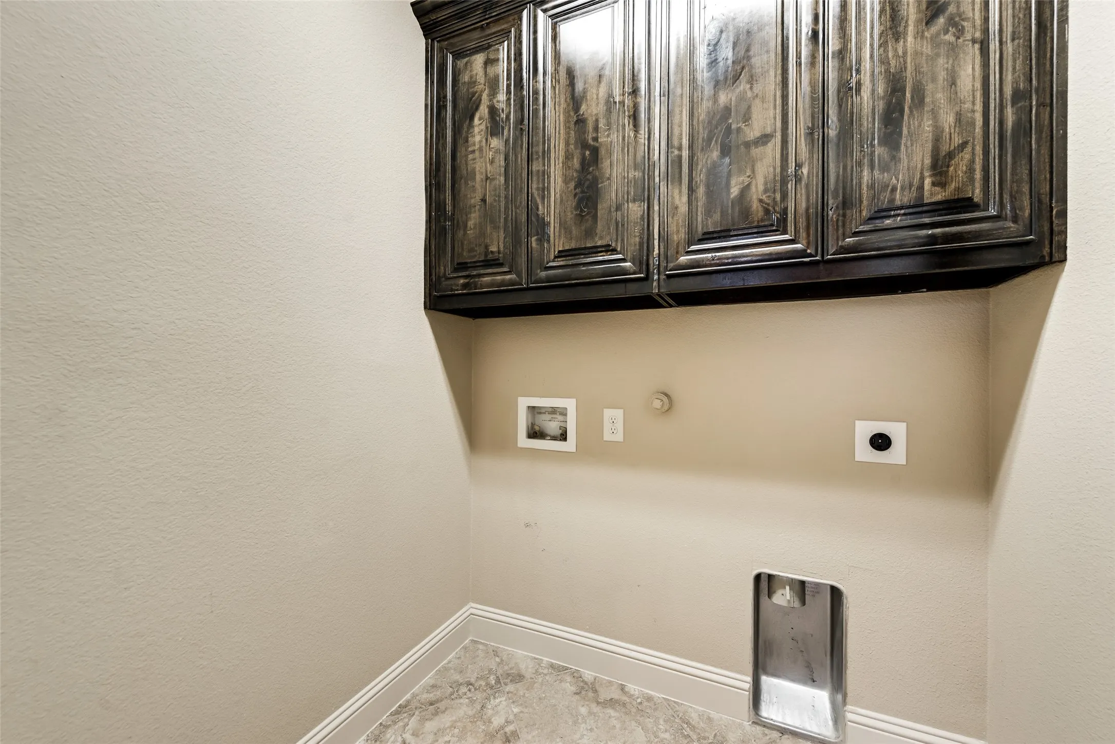Single Family Residence For Rent in Rockwall County , 696 Dover Street, Fate, Texas 75189, 3 Bedroom, 2 Bathroom, 2 Garage spaces, 1,882 Sqft, built in 2013, mls#21379695, Real Estate Agent in Fate, Homes For Rent in Rockwall county, Homes For Rent in Fate, Realtor in Fate Texas, Real Estate Brokerage Independent Realty Texas, Luminita Cordes Realtor