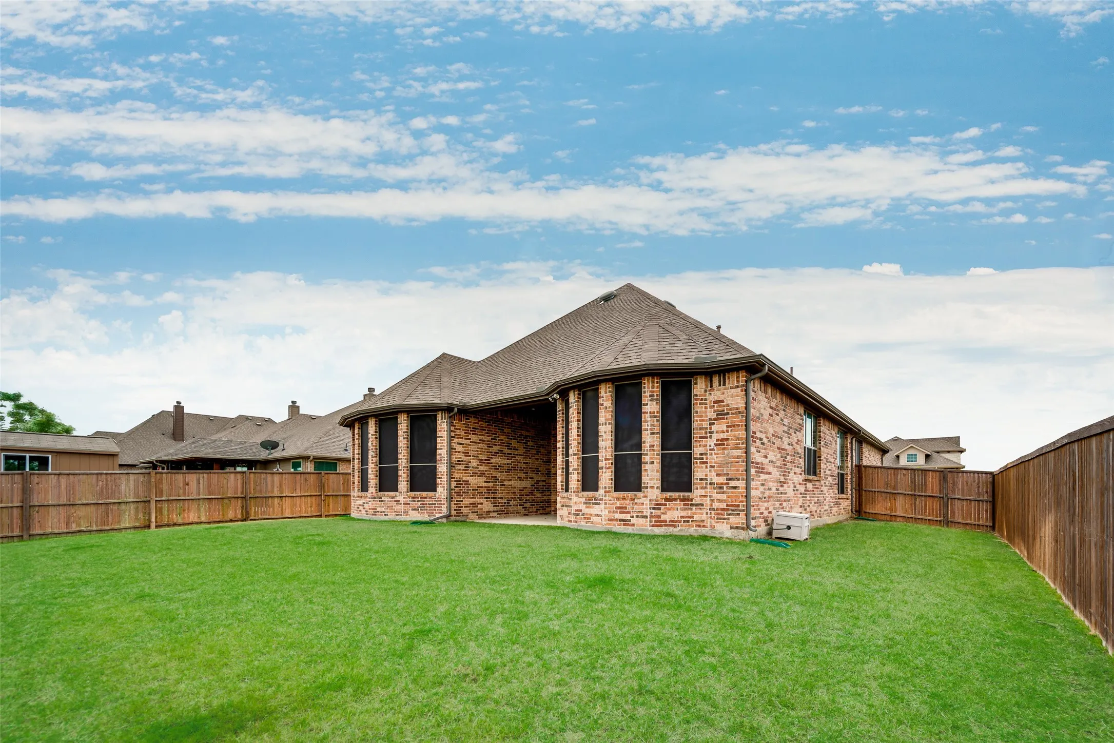 Single Family Residence For Rent in Rockwall County , 696 Dover Street, Fate, Texas 75189, 3 Bedroom, 2 Bathroom, 2 Garage spaces, 1,882 Sqft, built in 2013, mls#21379695, Real Estate Agent in Fate, Homes For Rent in Rockwall county, Homes For Rent in Fate, Realtor in Fate Texas, Real Estate Brokerage Independent Realty Texas, Luminita Cordes Realtor