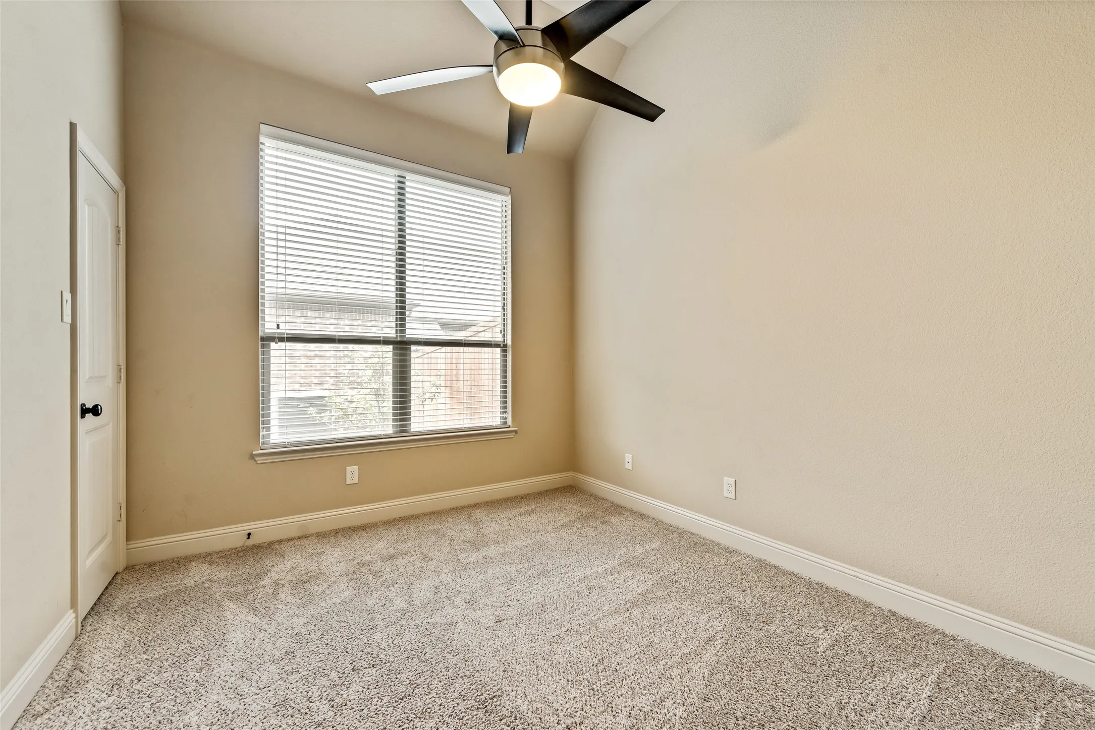 Single Family Residence For Rent in Rockwall County , 696 Dover Street, Fate, Texas 75189, 3 Bedroom, 2 Bathroom, 2 Garage spaces, 1,882 Sqft, built in 2013, mls#21379695, Real Estate Agent in Fate, Homes For Rent in Rockwall county, Homes For Rent in Fate, Realtor in Fate Texas, Real Estate Brokerage Independent Realty Texas, Luminita Cordes Realtor