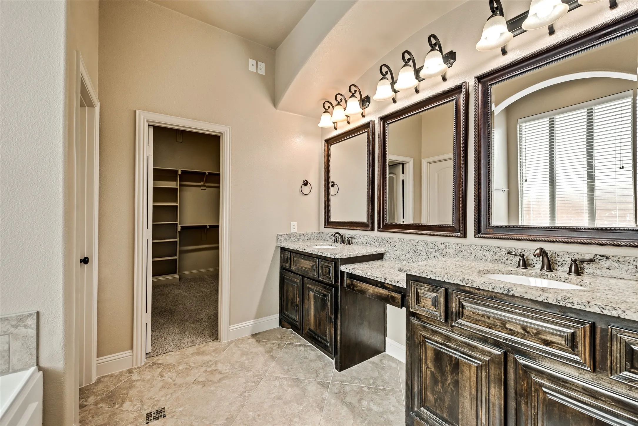 Single Family Residence For Rent in Rockwall County , 696 Dover Street, Fate, Texas 75189, 3 Bedroom, 2 Bathroom, 2 Garage spaces, 1,882 Sqft, built in 2013, mls#21379695, Real Estate Agent in Fate, Homes For Rent in Rockwall county, Homes For Rent in Fate, Realtor in Fate Texas, Real Estate Brokerage Independent Realty Texas, Luminita Cordes Realtor
