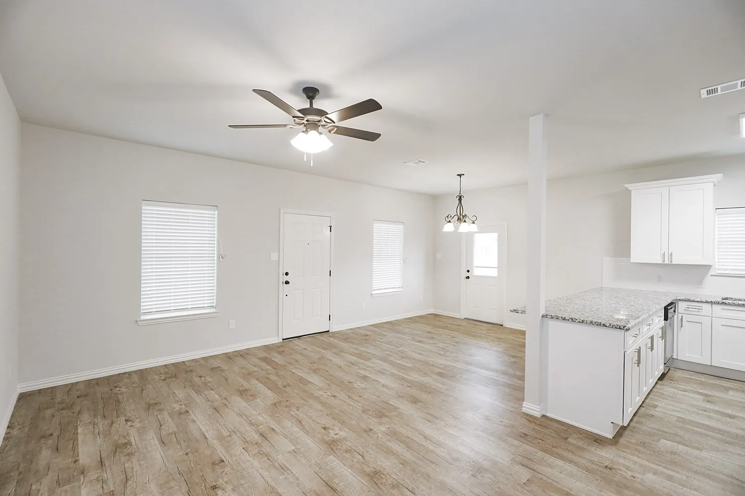 Townhouse For Rent in Parker County , 100 N Park Court 4, Springtown, Texas 76082, 3 Bedroom, 2 Bathroom, 1 Garage spaces, 1,348 Sqft, built in 2020, mls#21378293, Real Estate Agent in Springtown, Homes For Rent in Parker county, Homes For Rent in Springtown, Realtor in Springtown Texas, Real Estate Brokerage Independent Realty Texas, Luminita Cordes Realtor