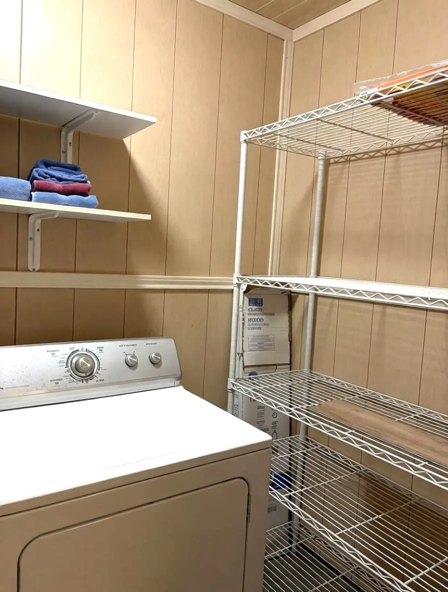 Utility room view 2