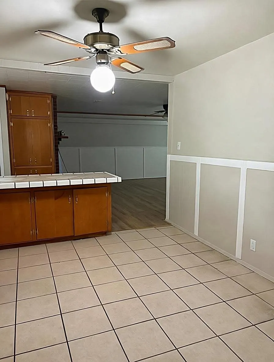 Single Family Residence For Sale in Tarrant County , 125 Glenhaven Drive, Azle, Texas 76020, 3 Bedroom, 2 Bathroom, Garage spaces, 1,368 Sqft, built in 1960, mls#21379698, Real Estate Agent in Azle, Homes For Sale in Tarrant county, Homes For Sale in Azle, Realtor in Azle Texas, Real Estate Brokerage Independent Realty Texas, Luminita Cordes Realtor