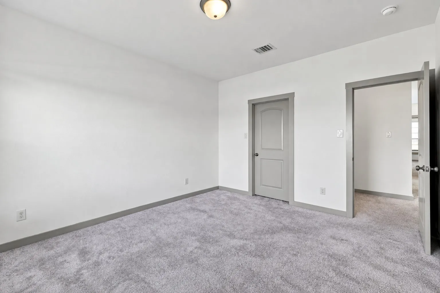Single Family Residence For Sale in Denton County , 4865 Paddock Trail, Carrollton, Texas 75010, 3 Bedroom, 3 Bathroom, 2 Garage spaces, 2,259 Sqft, built in 2018, mls#21379693, Real Estate Agent in Carrollton, Homes For Sale in Denton county, Homes For Sale in Carrollton, Realtor in Carrollton Texas, Real Estate Brokerage Independent Realty Texas, Luminita Cordes Realtor