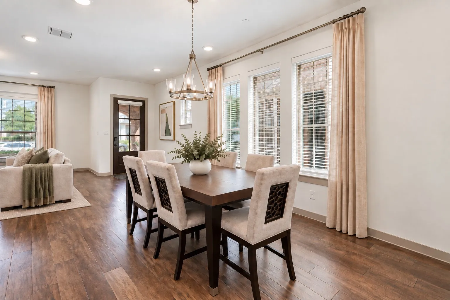 Single Family Residence For Sale in Denton County , 4865 Paddock Trail, Carrollton, Texas 75010, 3 Bedroom, 3 Bathroom, 2 Garage spaces, 2,259 Sqft, built in 2018, mls#21379693, Real Estate Agent in Carrollton, Homes For Sale in Denton county, Homes For Sale in Carrollton, Realtor in Carrollton Texas, Real Estate Brokerage Independent Realty Texas, Luminita Cordes Realtor