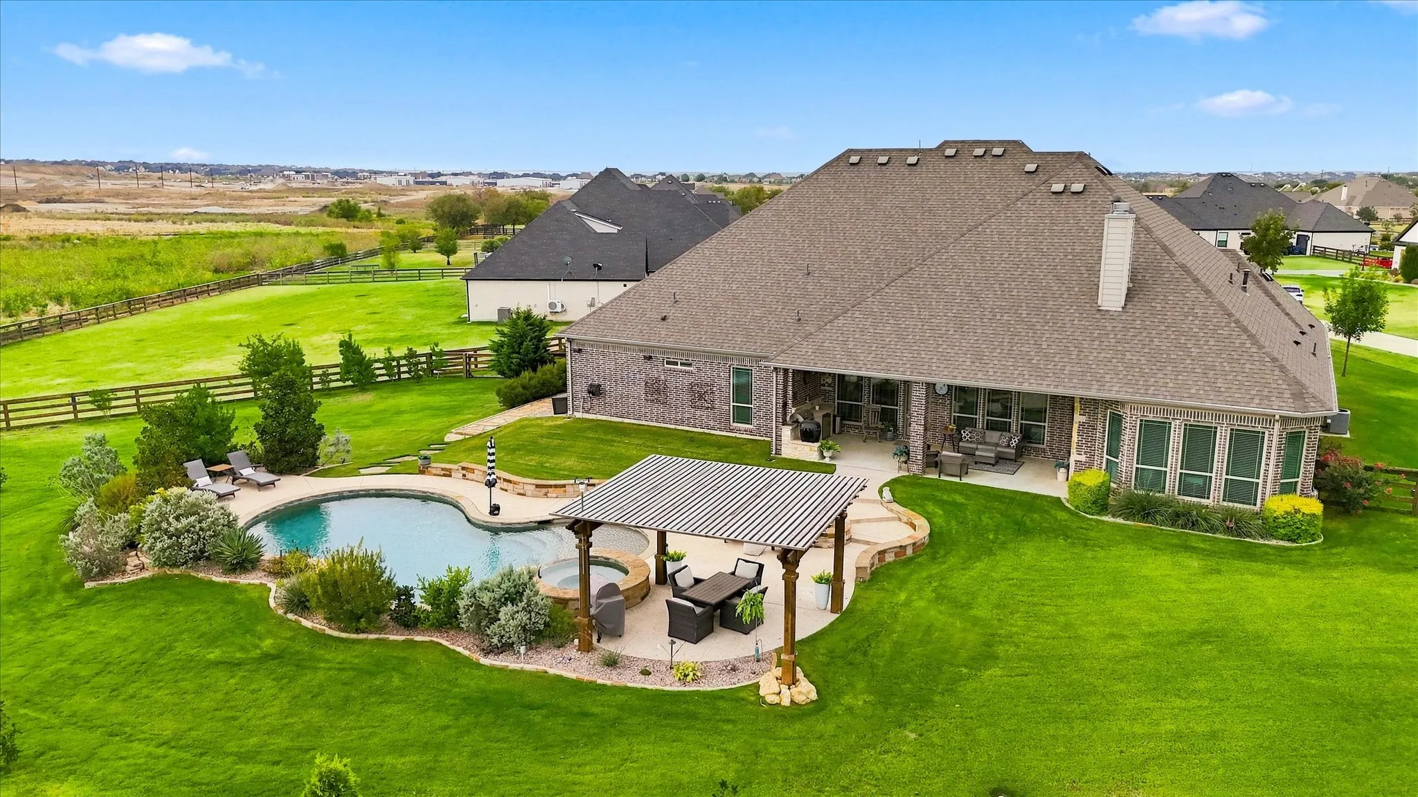 Single Family Residence For Sale in Denton County , 533 Eastmeadow Lane, Northlake, Texas 76226, 4 Bedroom, 4 Bathroom, 3 Garage spaces, 3,383 Sqft, built in 2018, mls#21377177, Real Estate Agent in Northlake, Homes For Sale in Denton county, Homes For Sale in Northlake, Realtor in Northlake Texas, Real Estate Brokerage Independent Realty Texas, Luminita Cordes Realtor