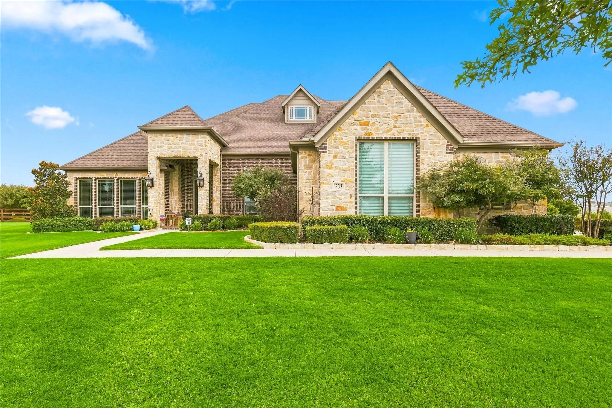 Single Family Residence For Sale in Denton County , 533 Eastmeadow Lane, Northlake, Texas 76226, 4 Bedroom, 4 Bathroom, 3 Garage spaces, 3,383 Sqft, built in 2018, mls#21377177, Real Estate Agent in Northlake, Homes For Sale in Denton county, Homes For Sale in Northlake, Realtor in Northlake Texas, Real Estate Brokerage Independent Realty Texas, Luminita Cordes Realtor